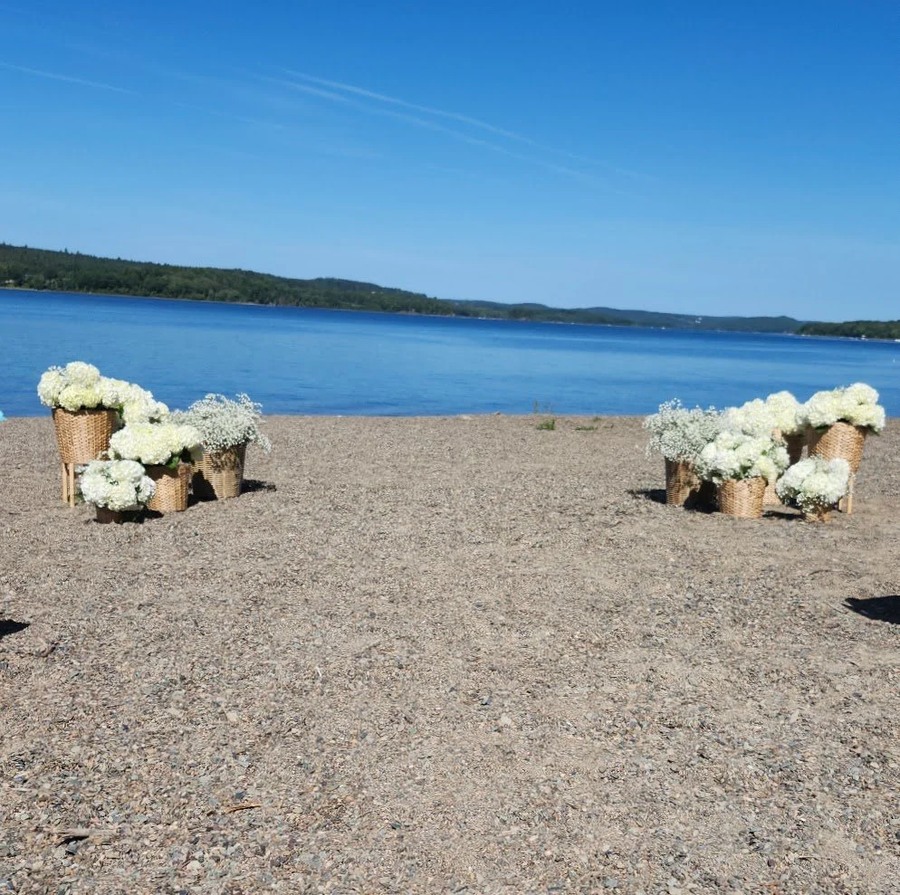 Camp Glenburn wedding beach decor