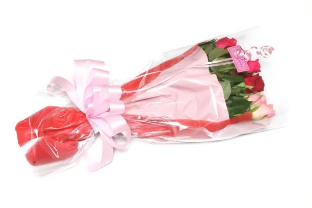 istockphoto-6 roses red pckgd.jpg
