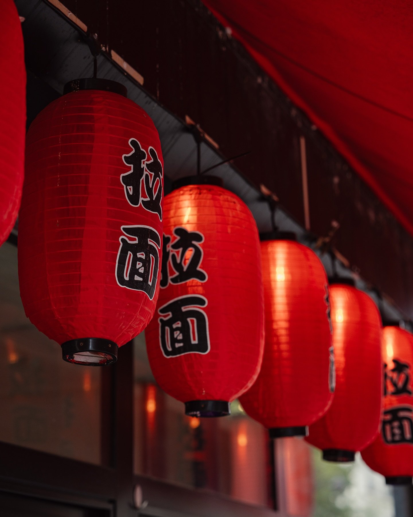 Bienvenue au Petit Harajuku 🇯🇵
Un restaurant japonais authentique o&ugrave; chaque plat est 100 % fait maison, sans additifs ni colorants.

📍 129 Rue de Oberkampf, 75011 Paris
📞 01 43 55 13 63

📸 : @Pausecom.agency

#Cuisinedujapon #Paris11 #Jap