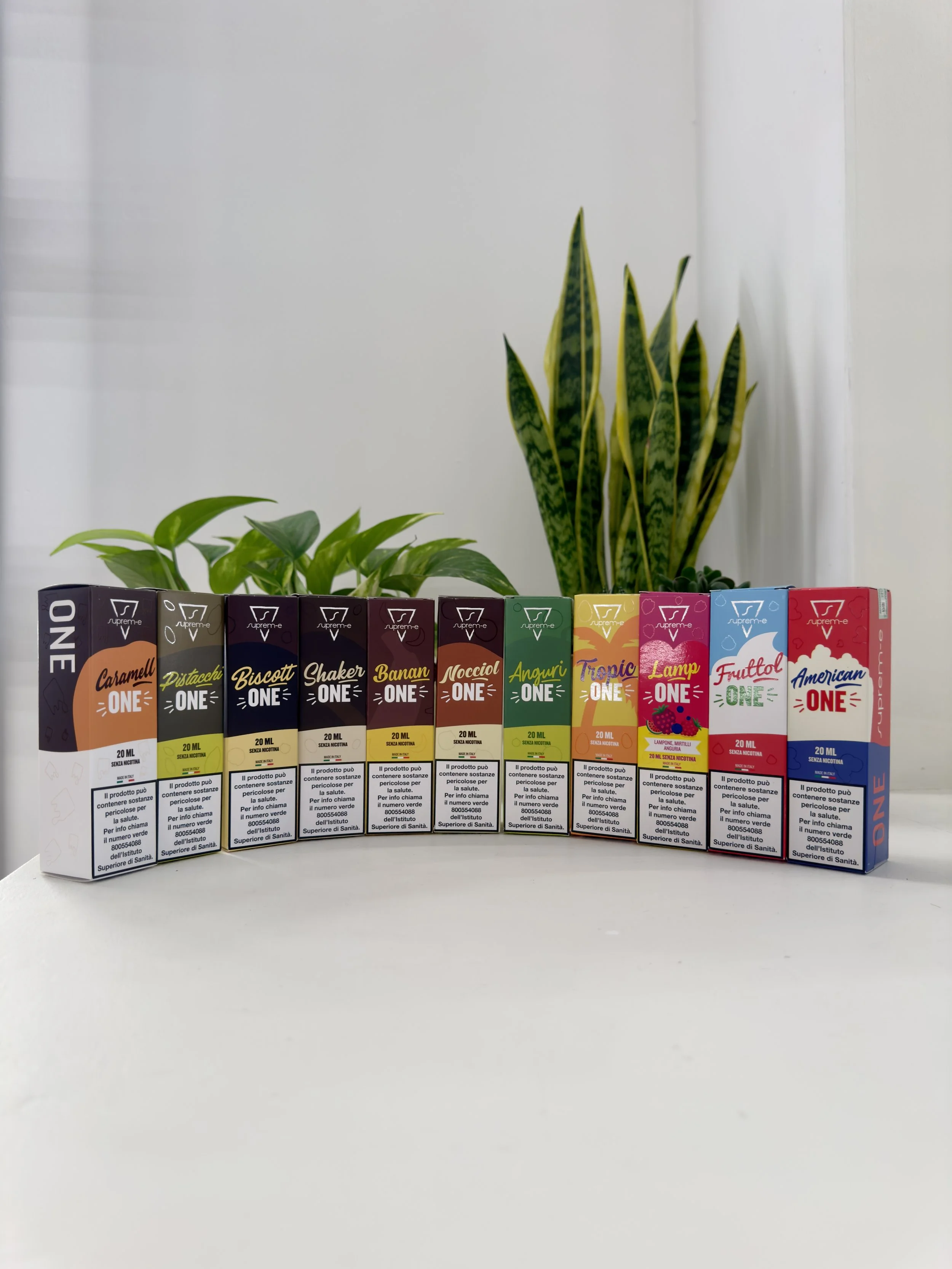 Liquidi linea ONE di Suprem-e per sigarette elettroniche, disponibili da Svapo Hub a Merate.