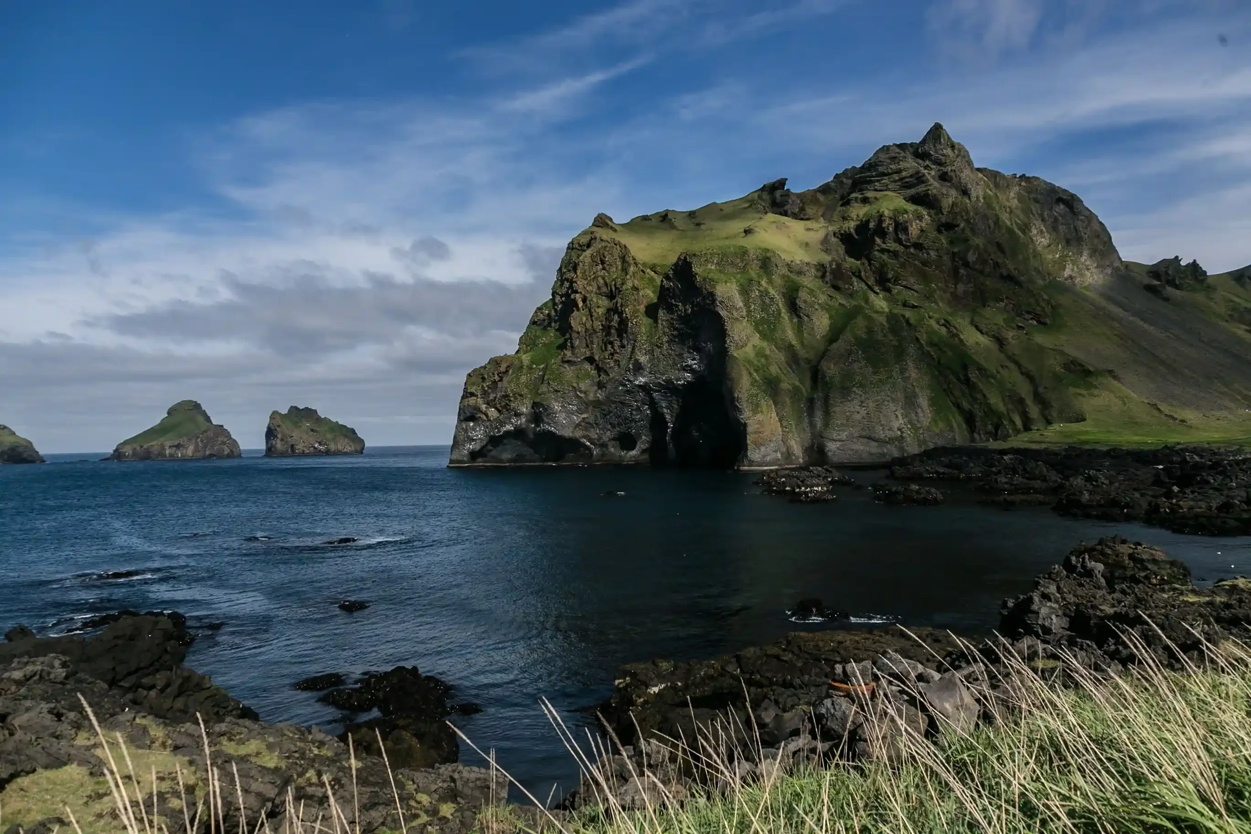 Falaises volcaniques des îles Vestmann, Islande