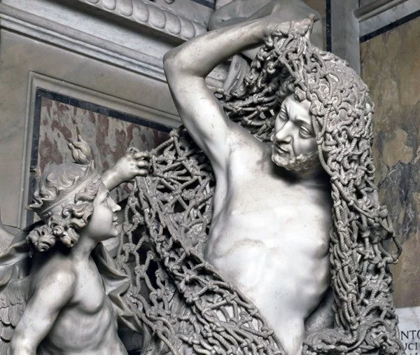 Détail du Disinganno de Francesco Queirolo (1754), chapelle Sansevero de Naples. Un homme se libère d'un filet sculpté dans un seul bloc de marbre, aidé par un ange — sept ans de travail, sans assistance.