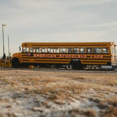 Bus scolaire américain reconverti en café à Hella, sur la route de la côte sud islandaise