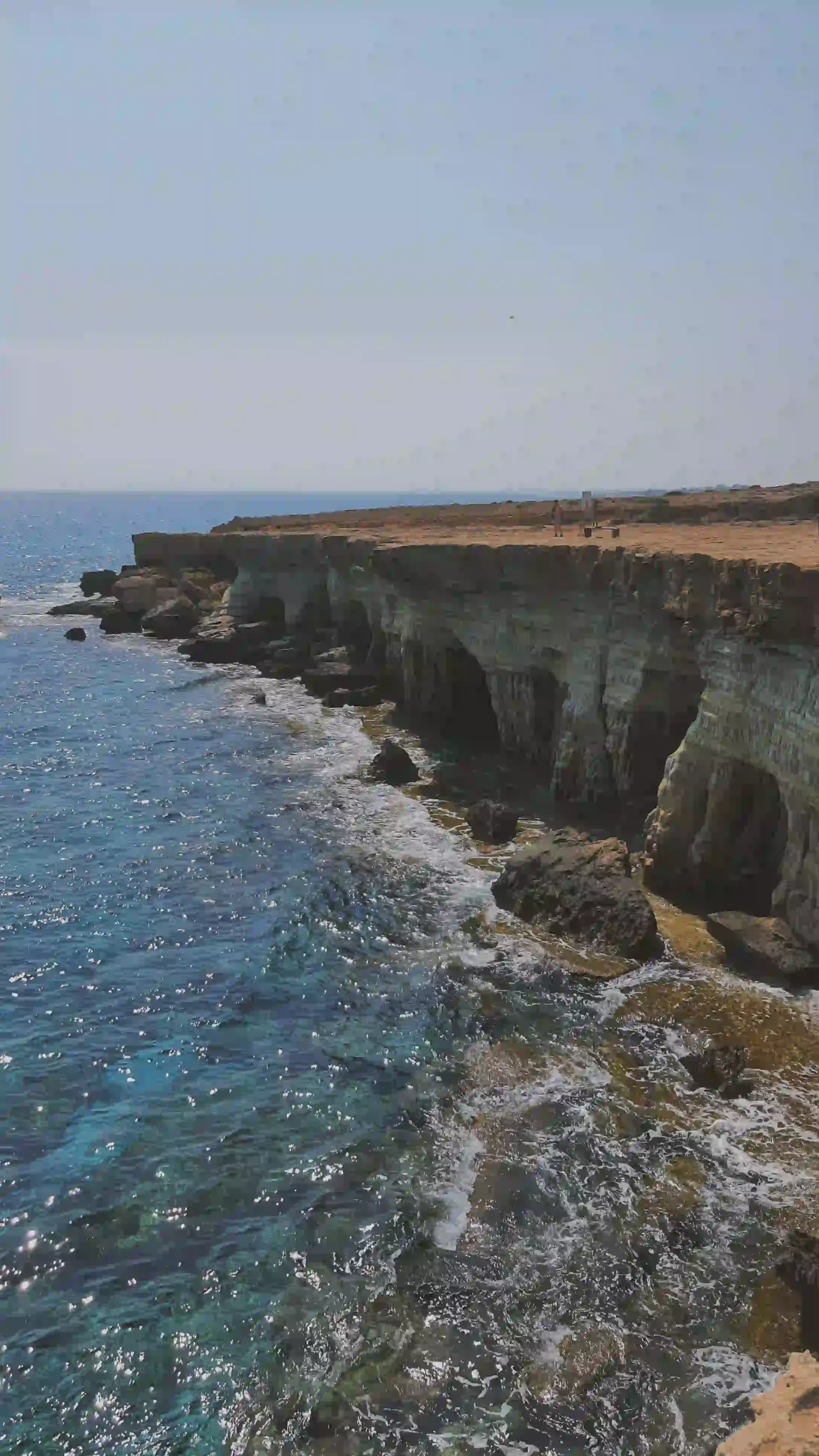 Falaises calcaires et grottes marines du parc naturel de Cape Greco à Ayia Napa