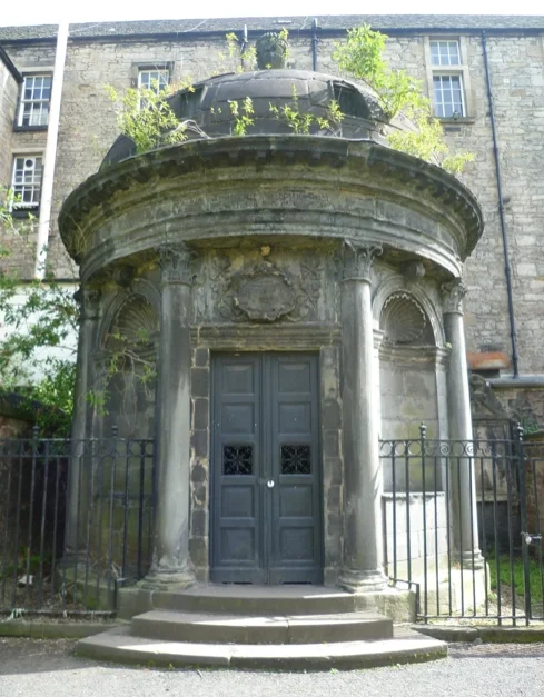 Le Black Mausoleum de George Bloody MacKenzie au cimetière de Greyfriars, Édimbourg