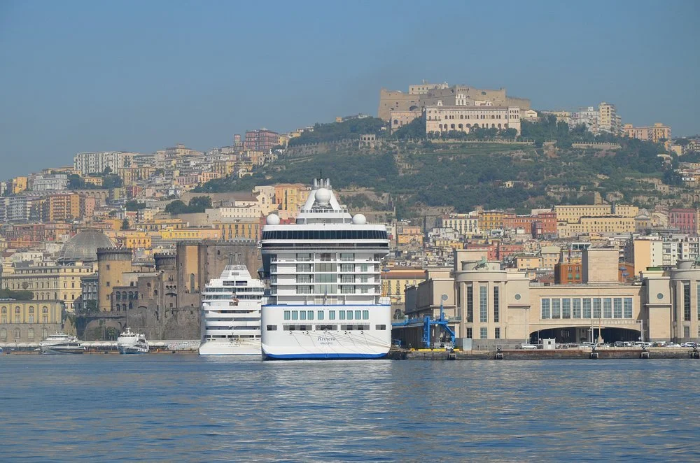 Le Molo Beverello, le port de Naples pour les ferries vers Ischia