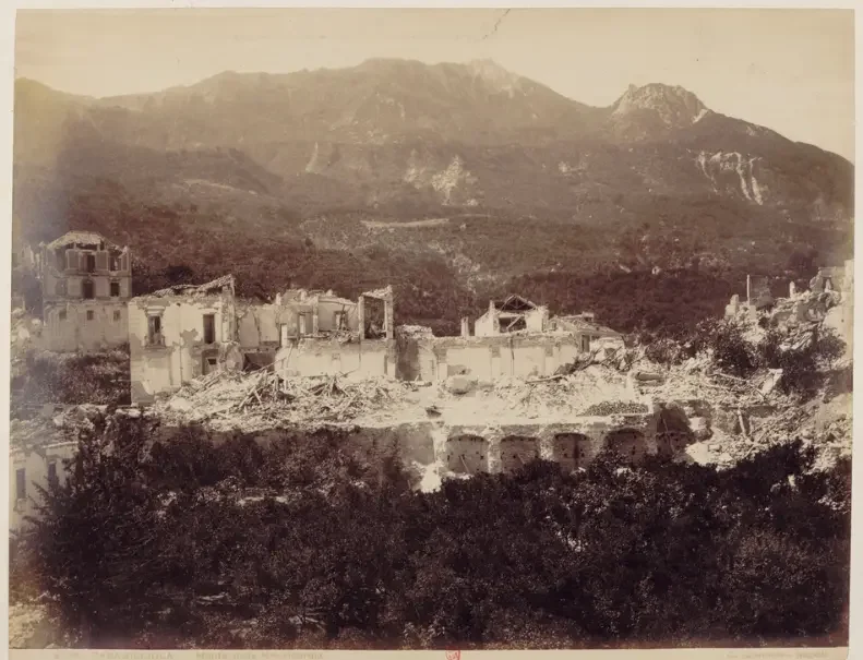 Ruines de Casamicciola après le séisme de 1883, photographie de Giorgio Sommer