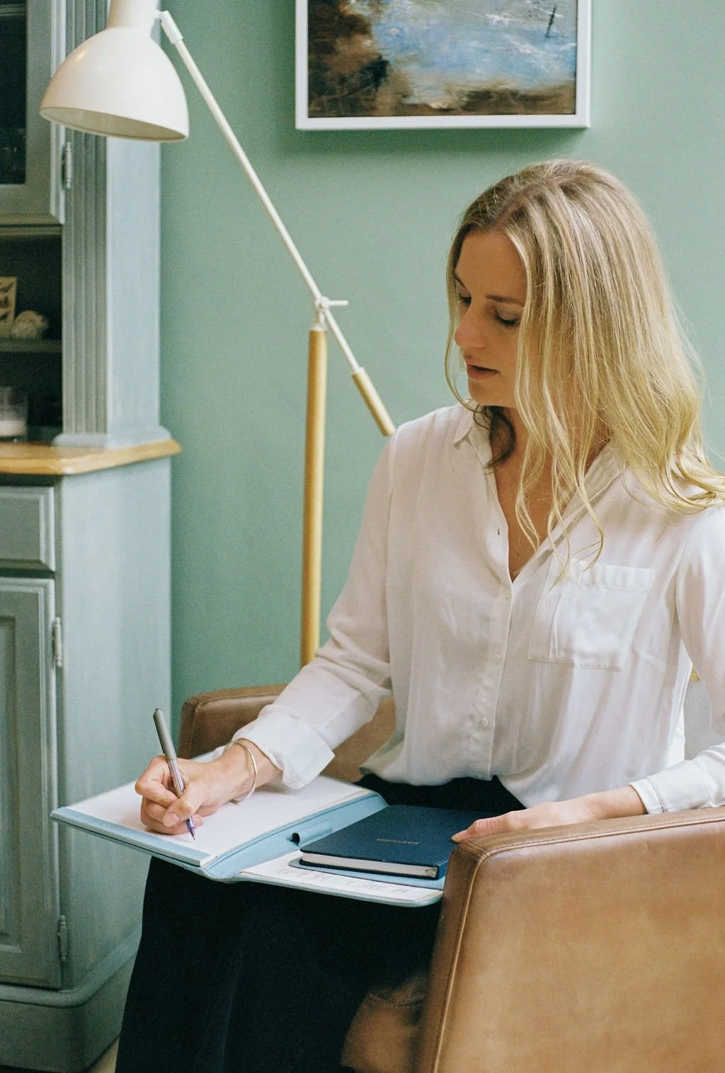 Dr Rosamund Yoxall writing for health consulting packages