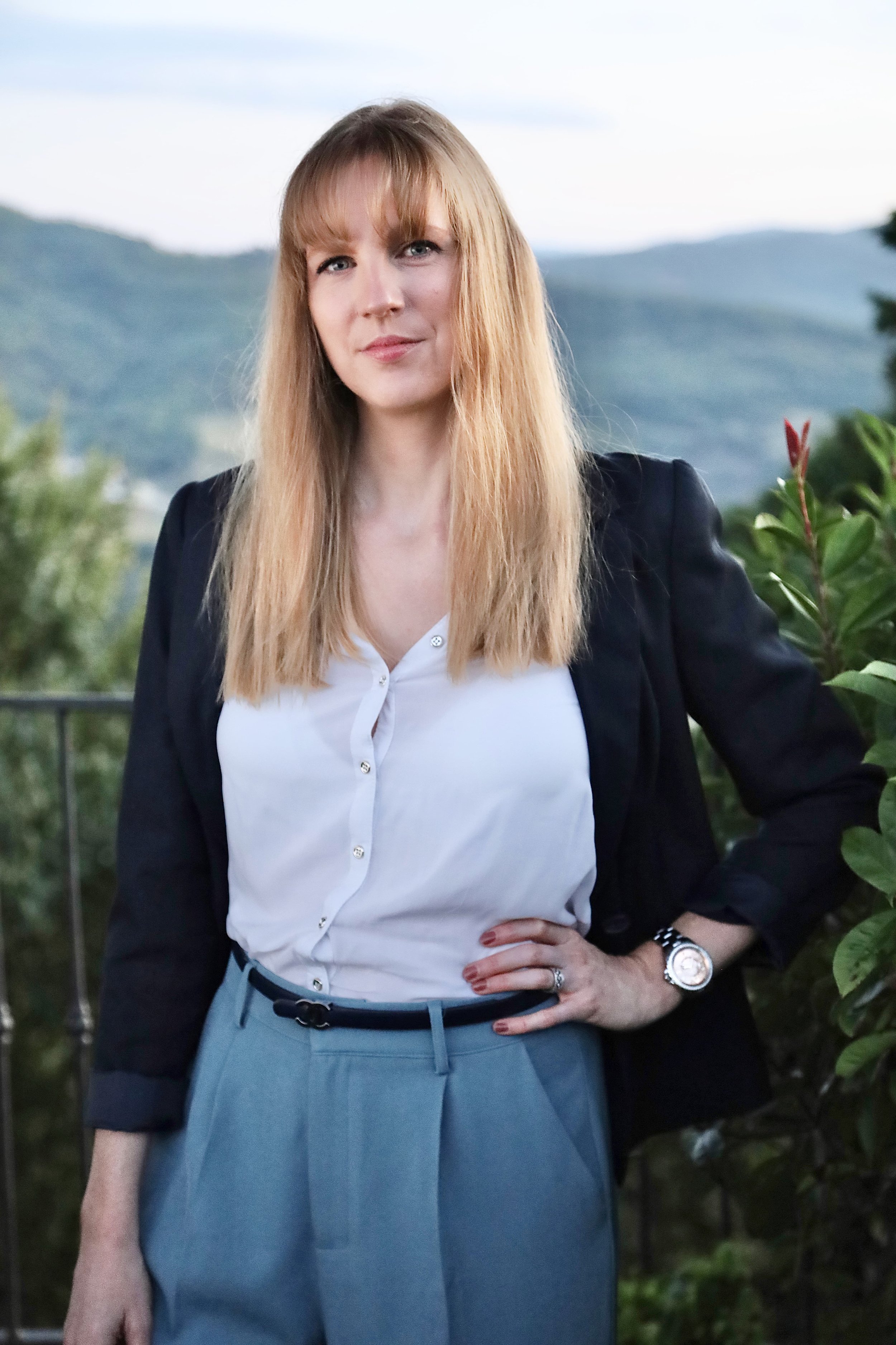 Half body portrait of Lucy, co-founder of Green Heart Restorations