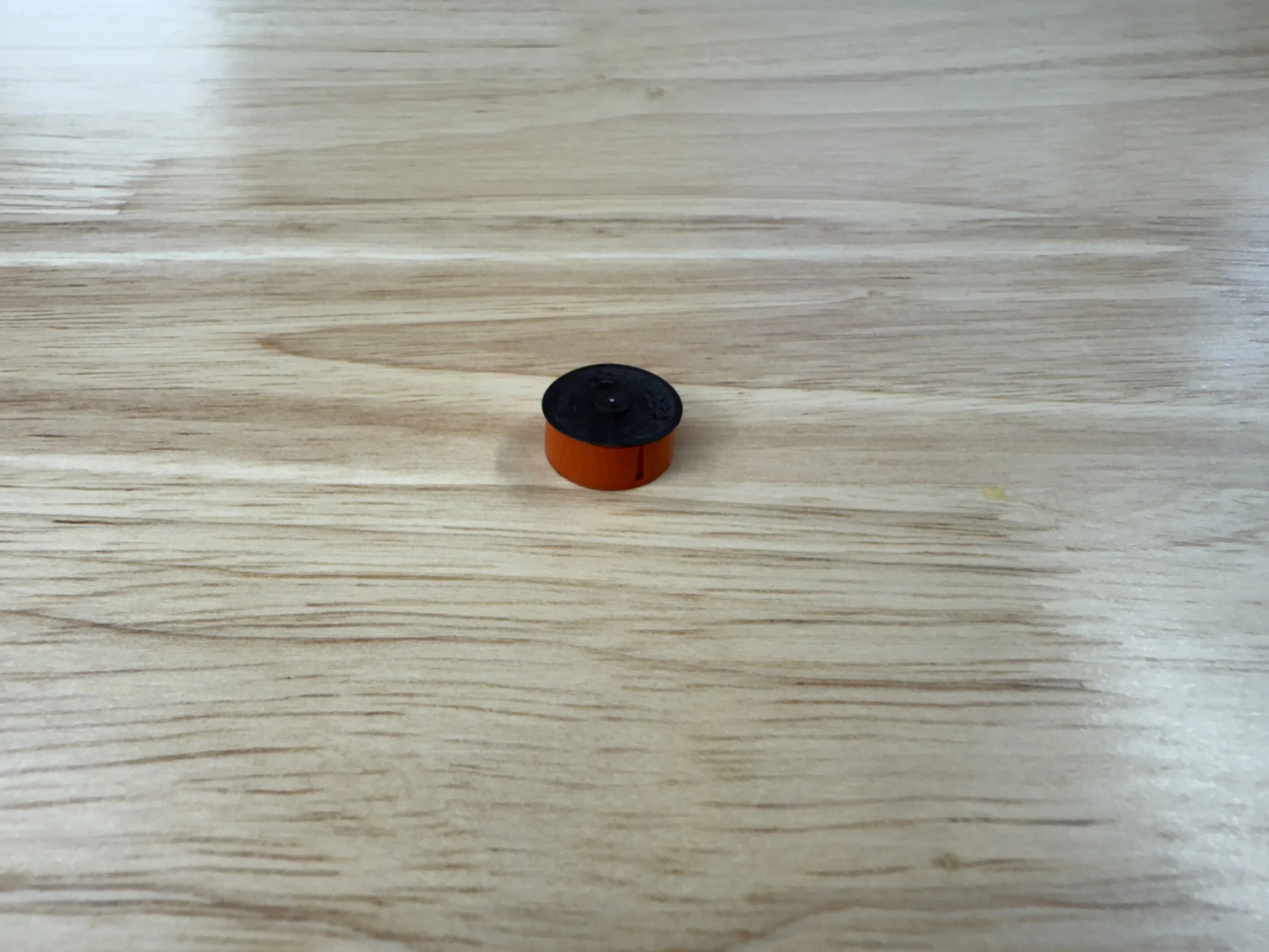 1/64 Scale Sioux Ground Mineral Feeder (Pack of 1)