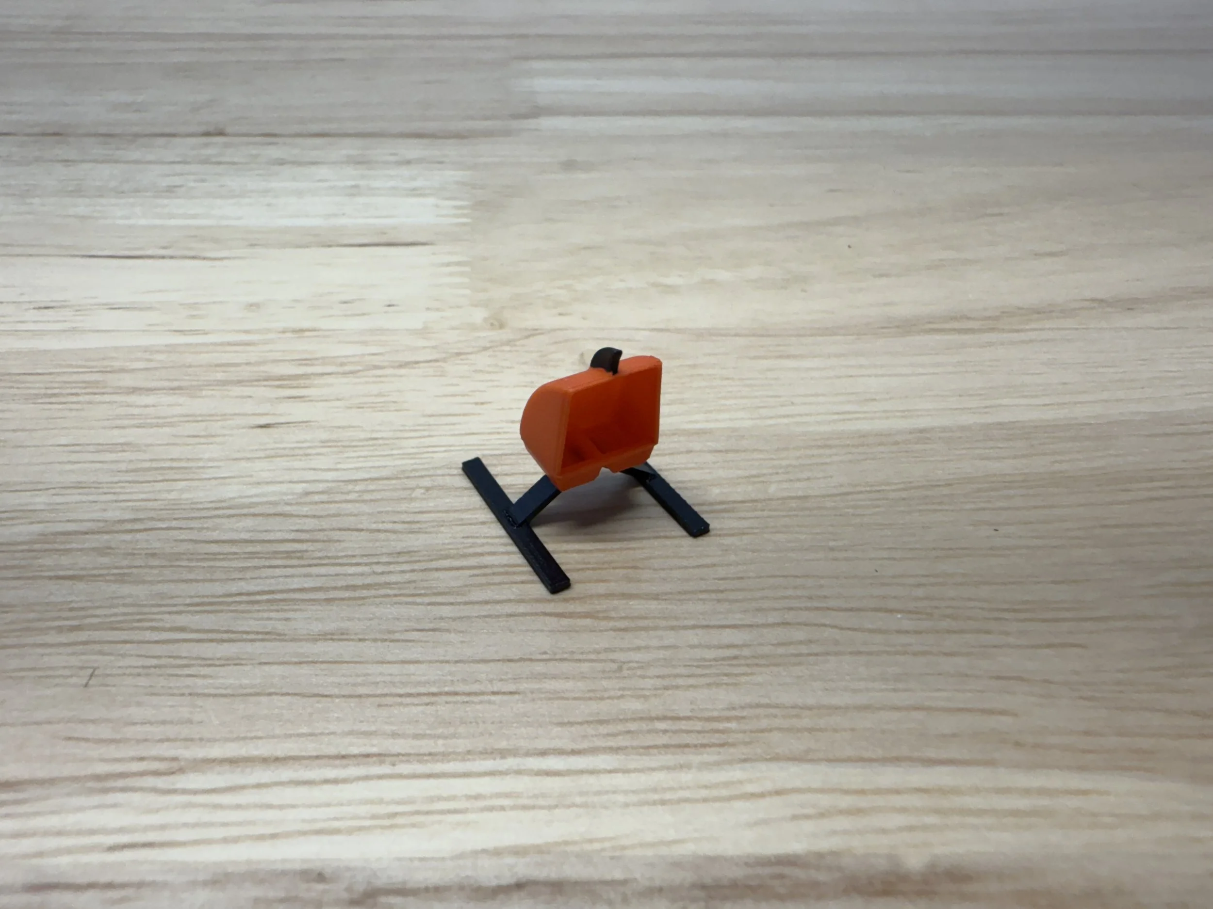 1/64 Scale Sioux Upright Mineral Feeder