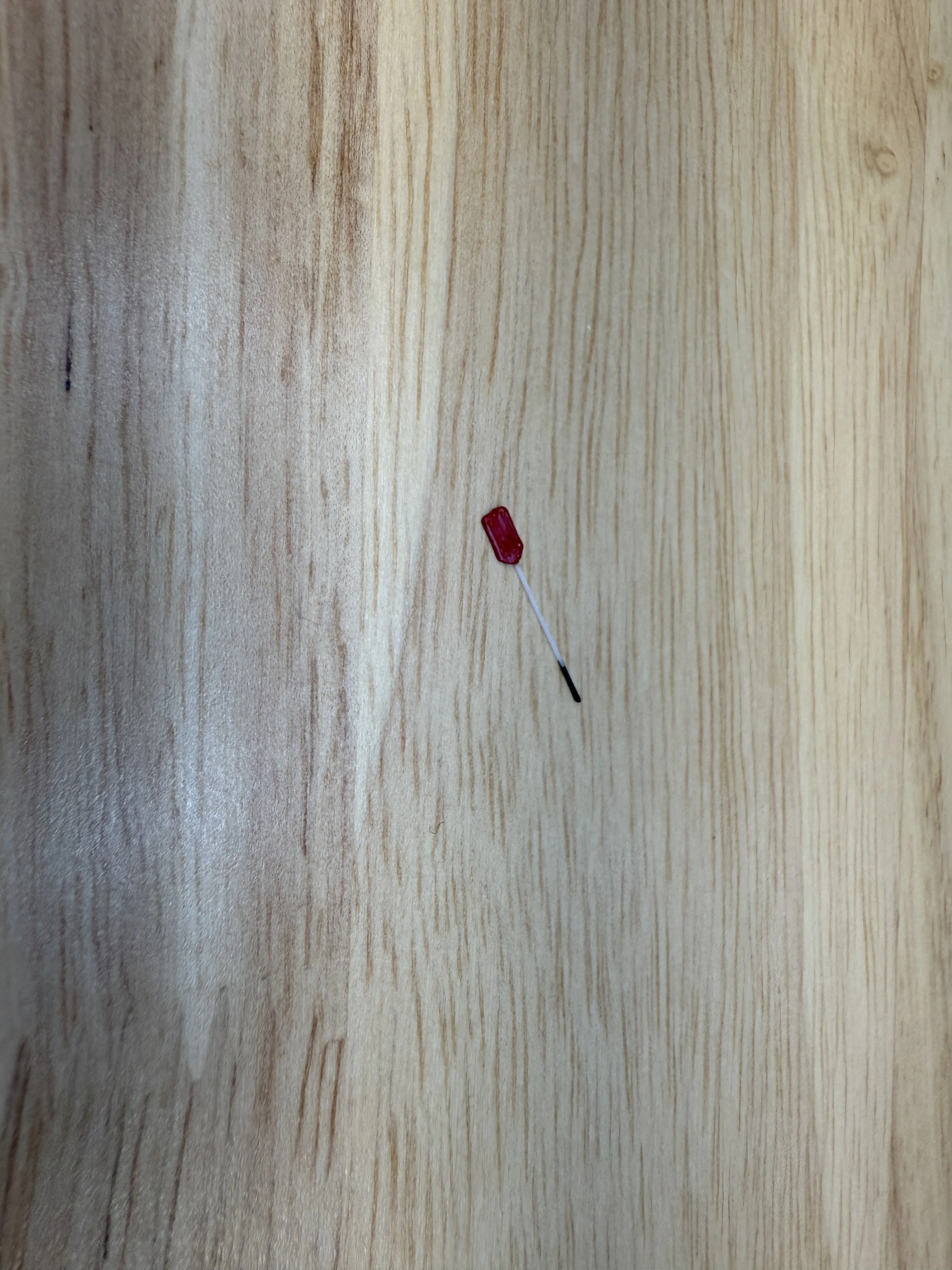 1/64 Scale Rattle Paddle (Red or Blue)