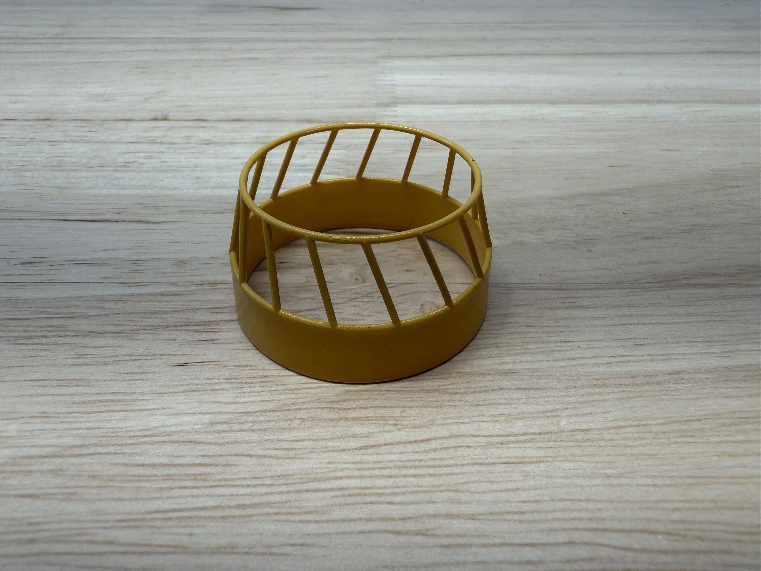 1/64 Scale Sioux Bull Bale Feeder