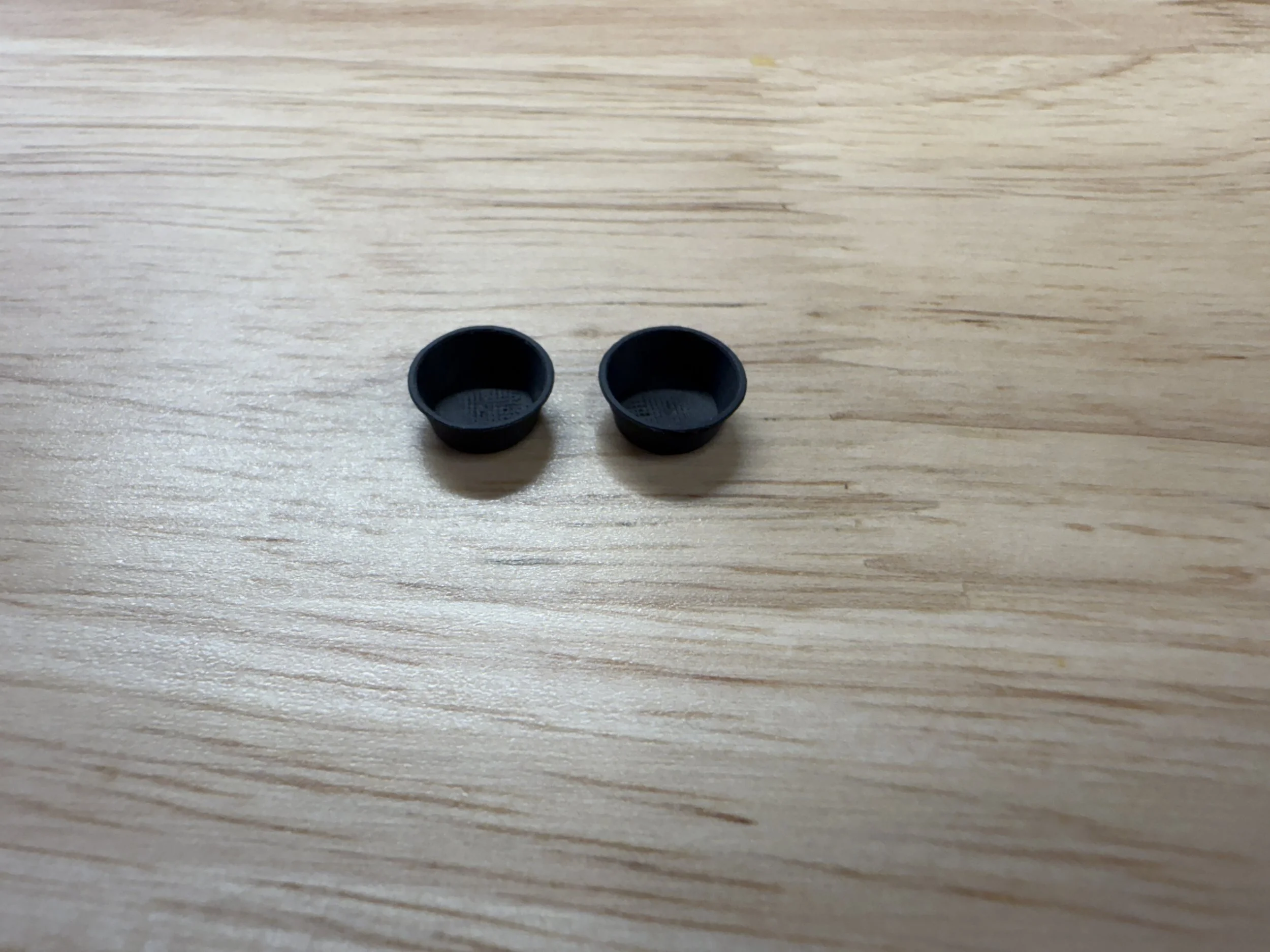 1/64 Large Rubber Feed Pan (Pack of 2)