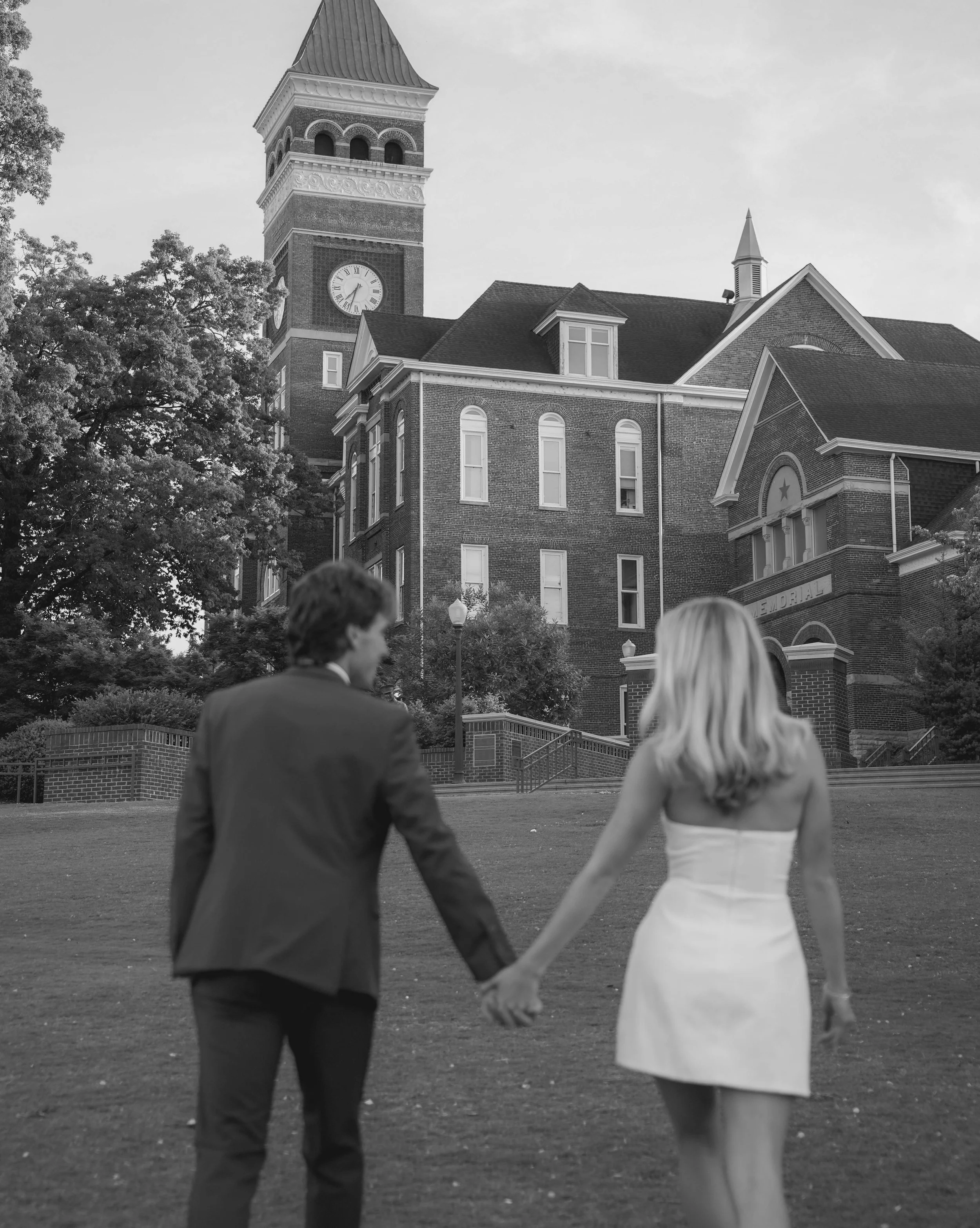Claire&BessClemson2026GradPhotos_SAP-214.JPG