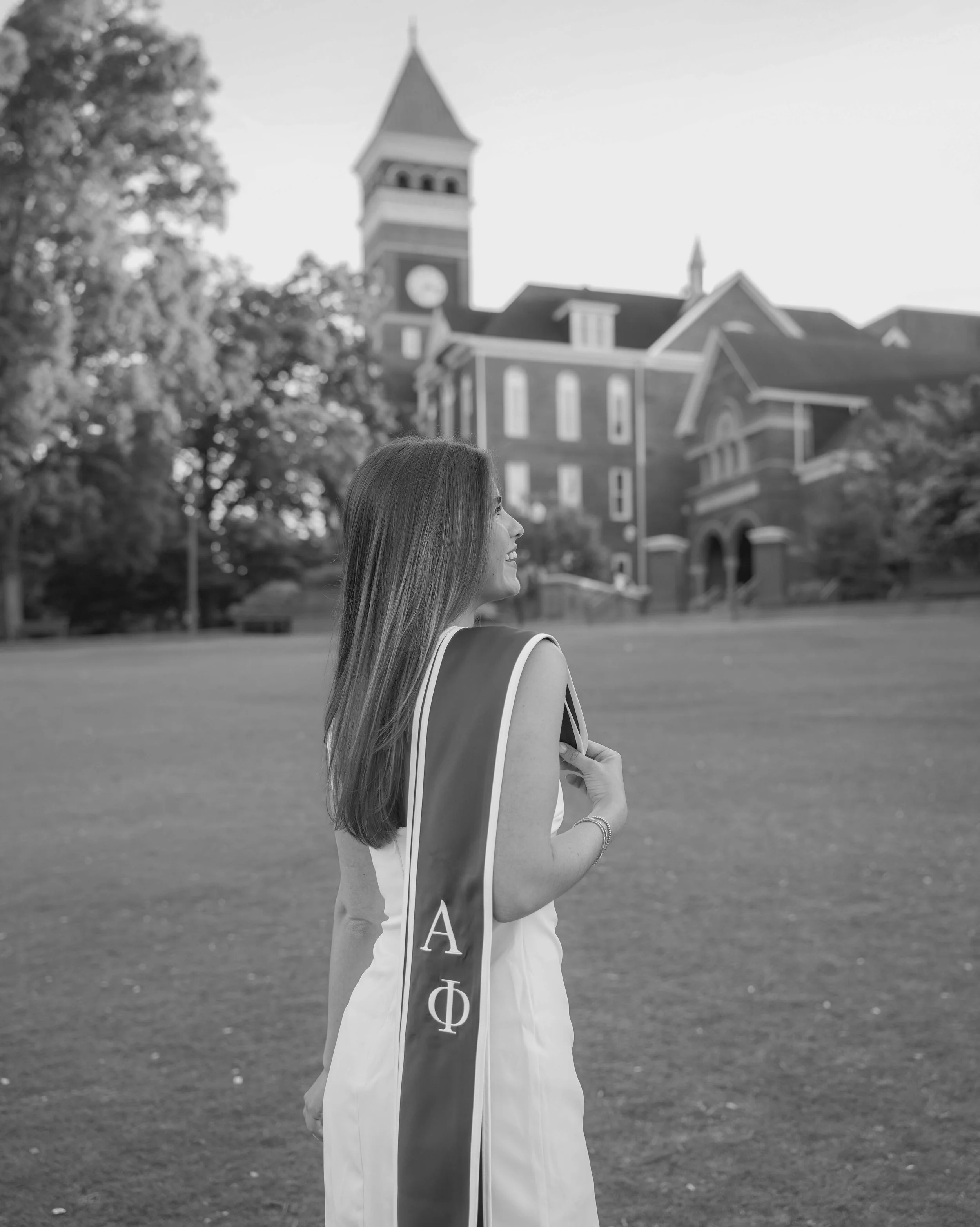 Claire&BessClemson2026GradPhotos_SAP-178.JPG