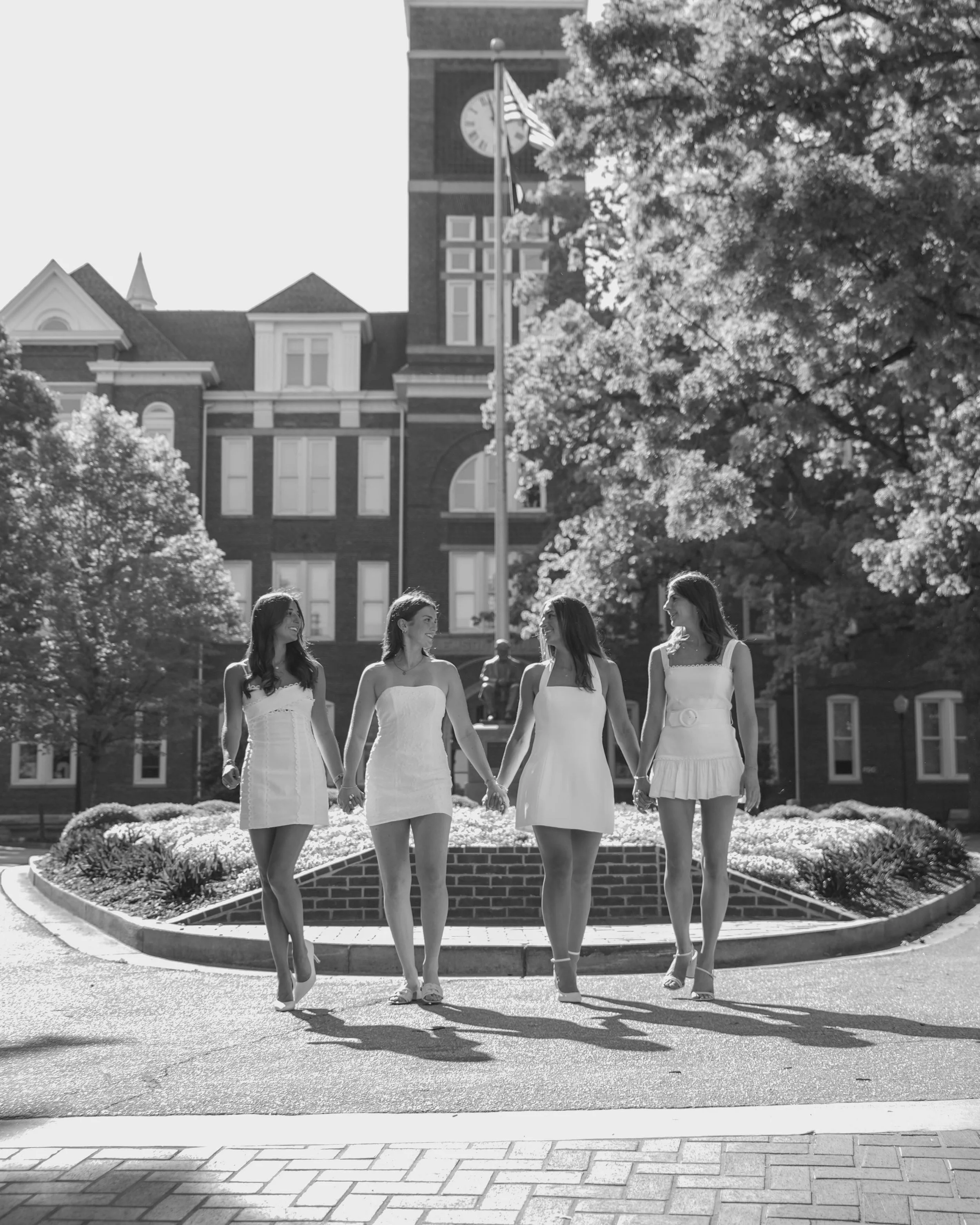 Bridgette,Karley,Sinead&LondonClemson2026GradPhotos_SAP-157.JPG