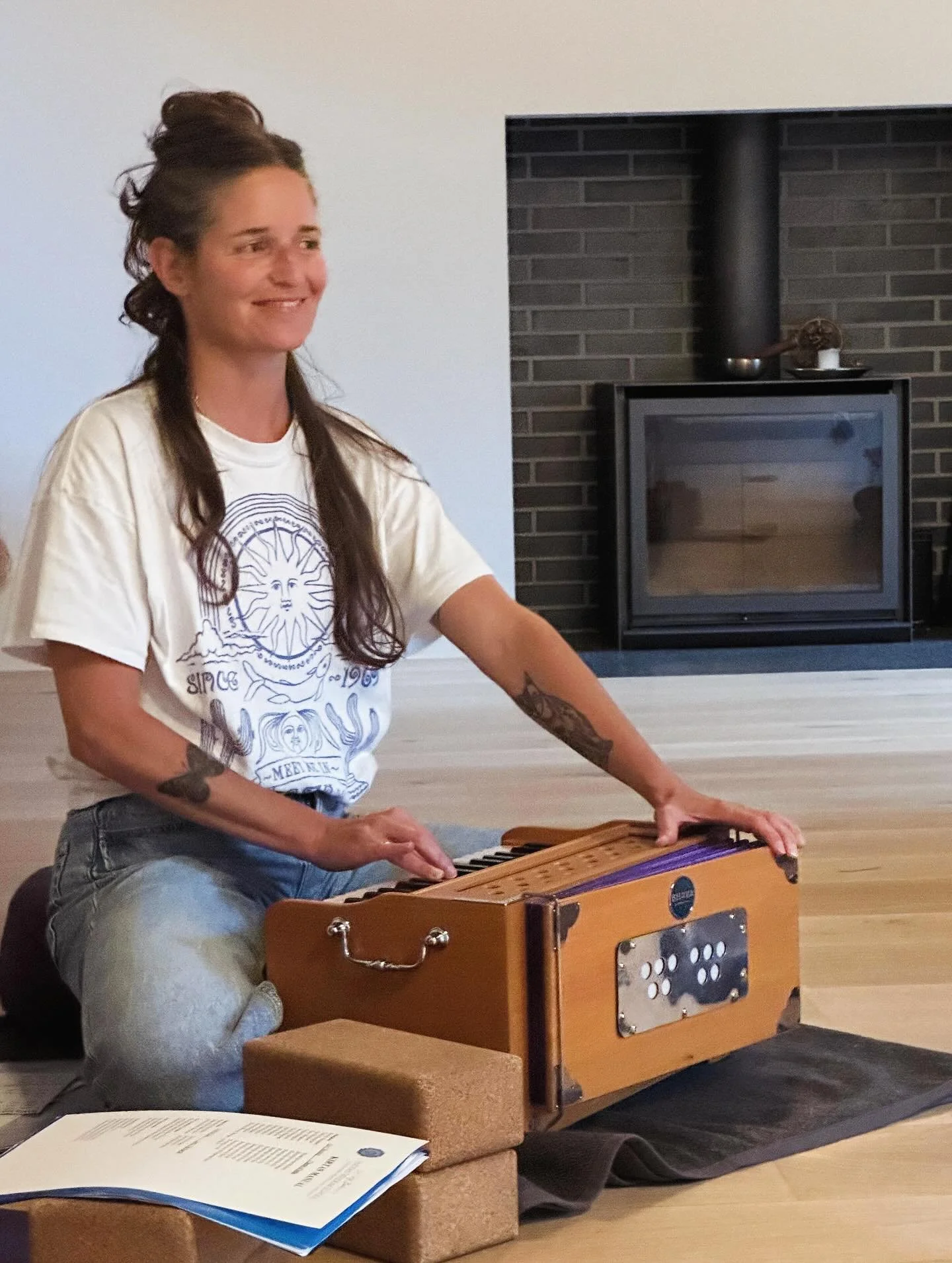 Speak the truth. 
Radical honesty. 
Satya.
Honest photos without pre o post production nor makeup. Photo 1 from 22 August 2025
Photo 2 from 27 August 2025
 
Photo 1 by @schribermartina grazie!
#yoga #yogatt #yogattticino #yogaticino #yogalugano #yo