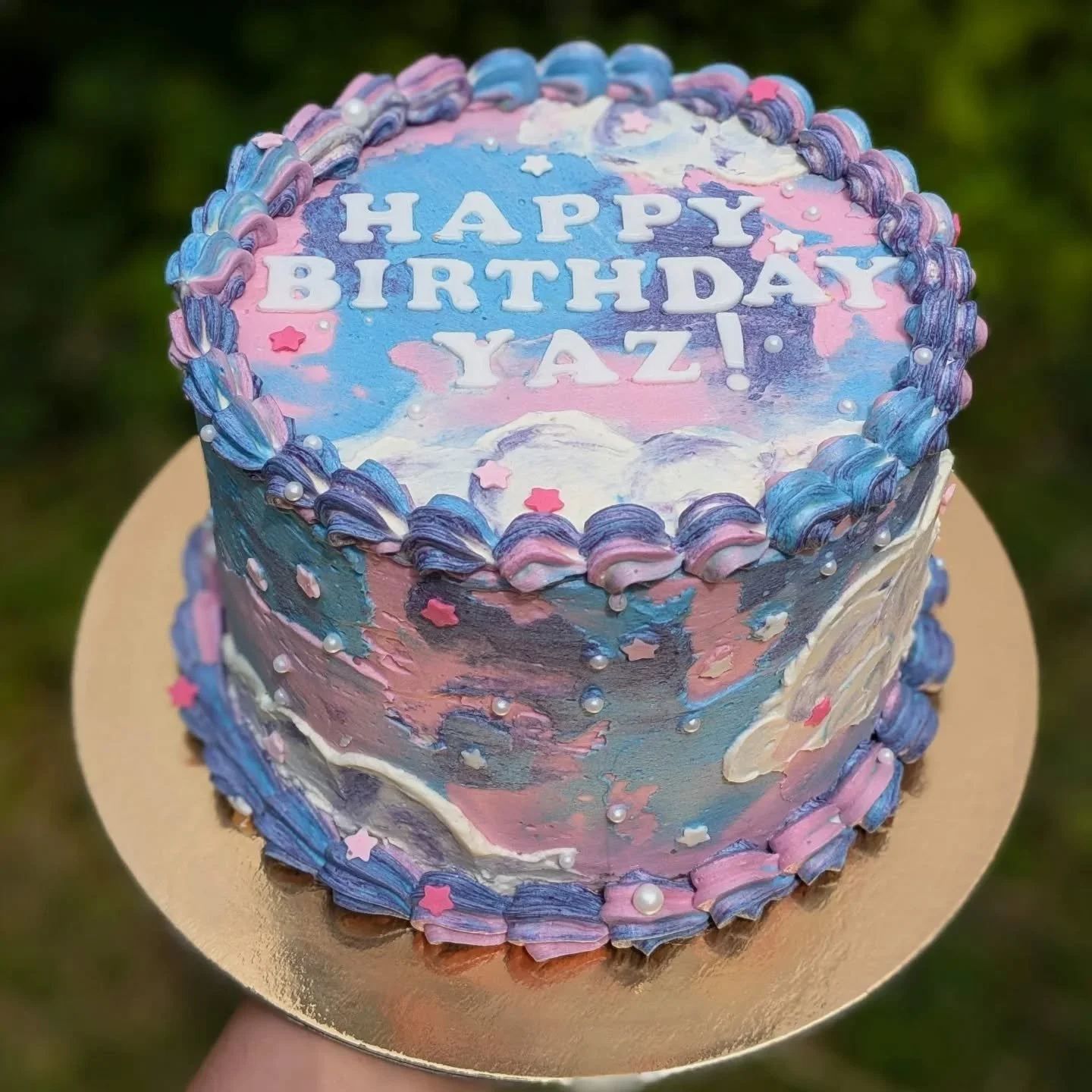 Vegan cakes here to make your life a little sweeter 

Which one is your vibe? 👀
1. Whimsical purple cloudscape for Yaz ☁️✨
2. White chocolate fairy tree stump 🍄🪵
3. Abstract red velvet with flowers + fresh fruit 🌹🍓

Order through website in bio 