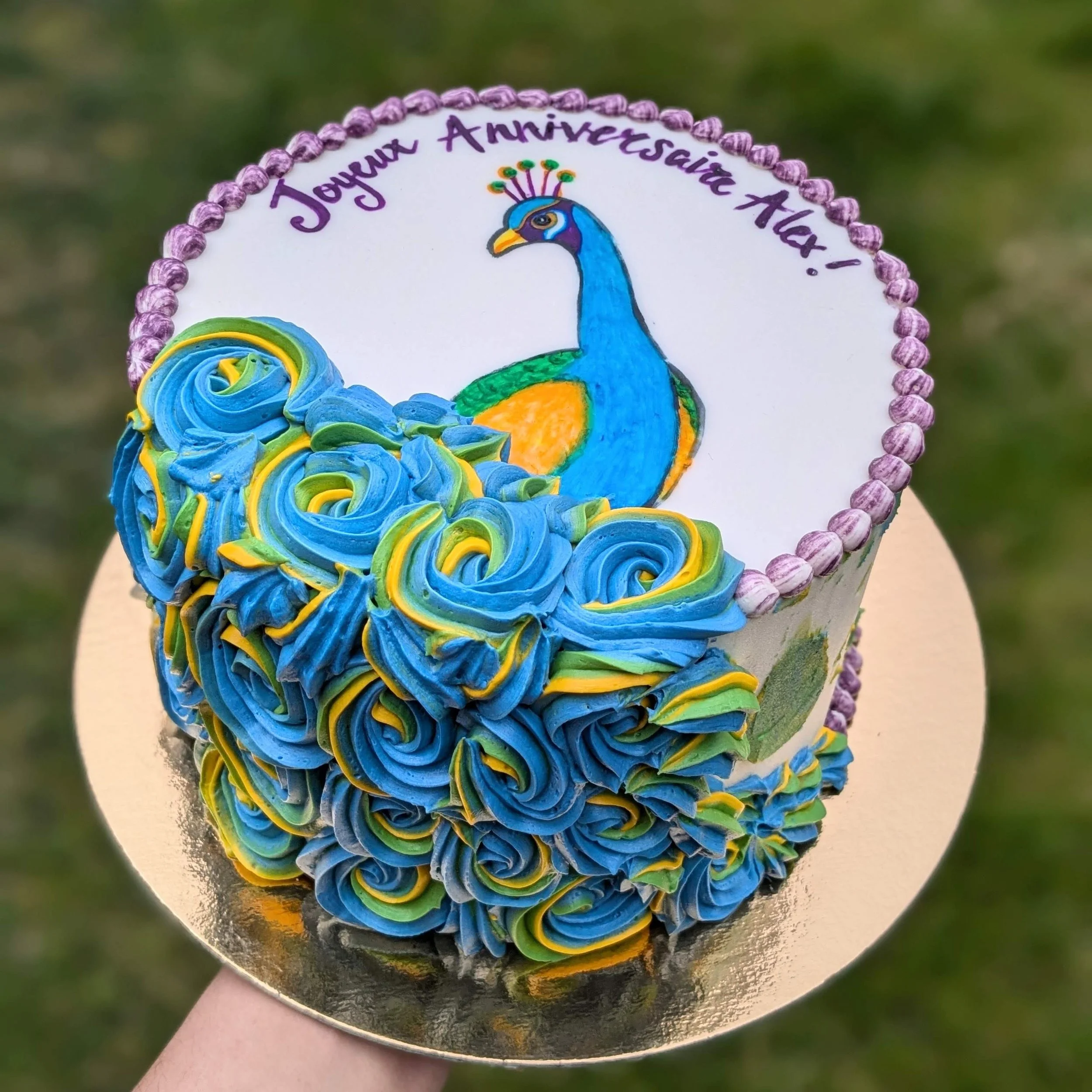 PEACOCK PAINTING & PIPED FEATHERS #2Dpaintedcharacter #animal #buttercreamtextures 