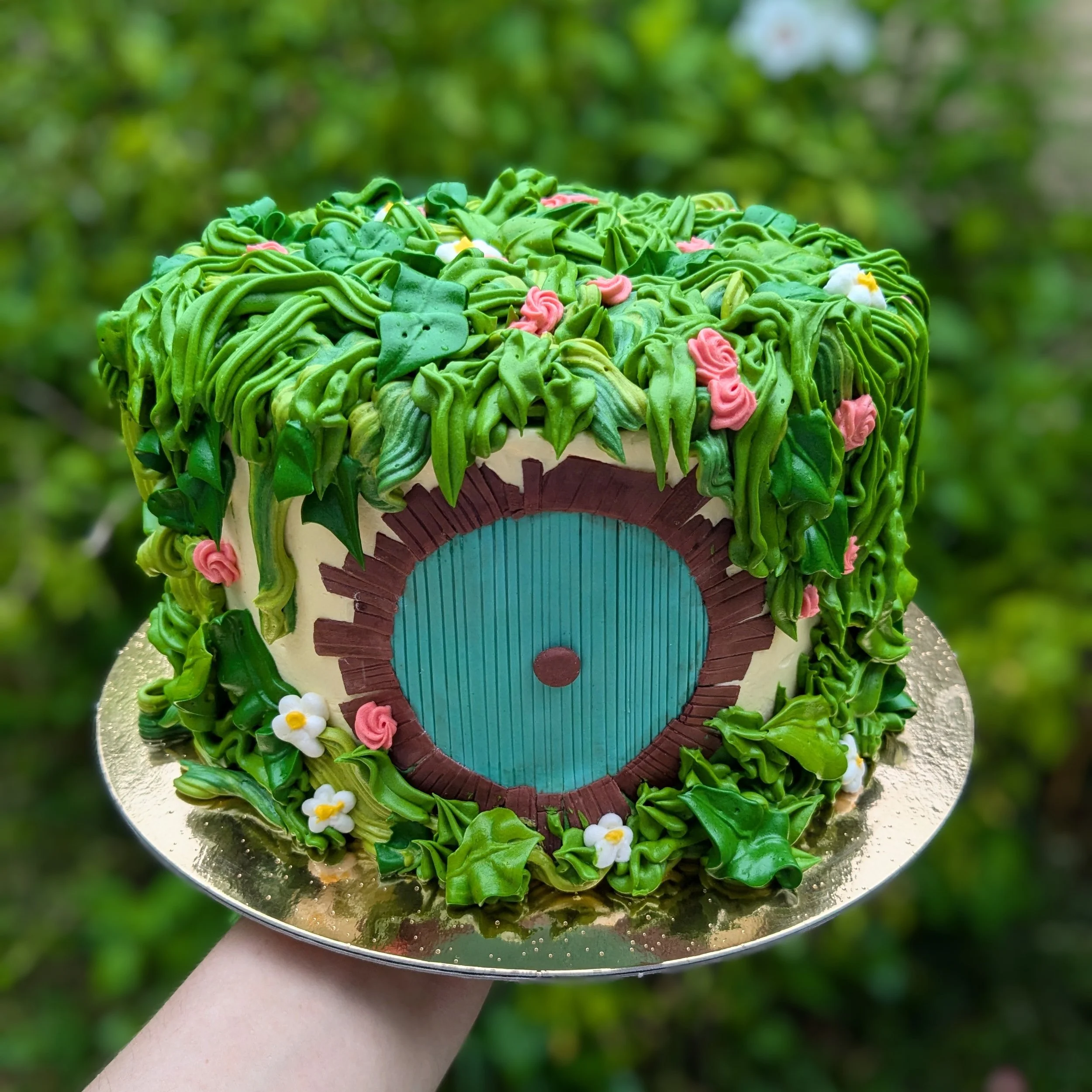 HOBBIT HOUSE CAKE #movie #flowers