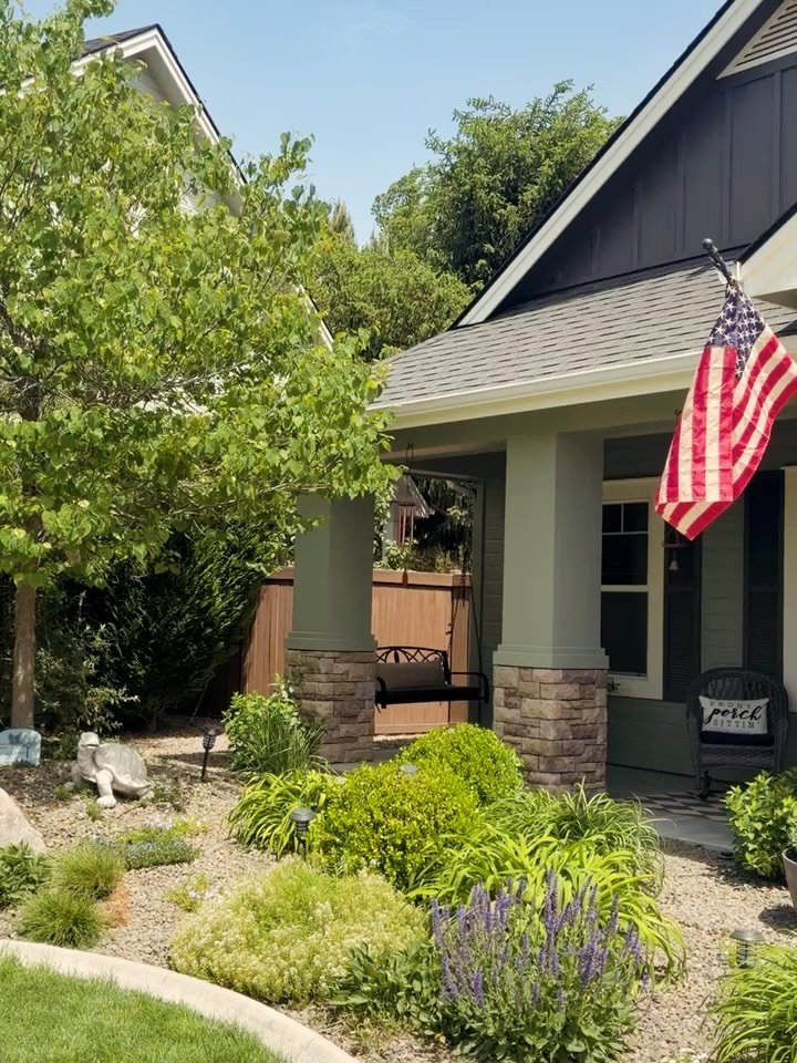 Two of our exterior projects from this week✅

#treasurevalley #boisepainter #exteriorrepaint #curbappeal #boiseidaho