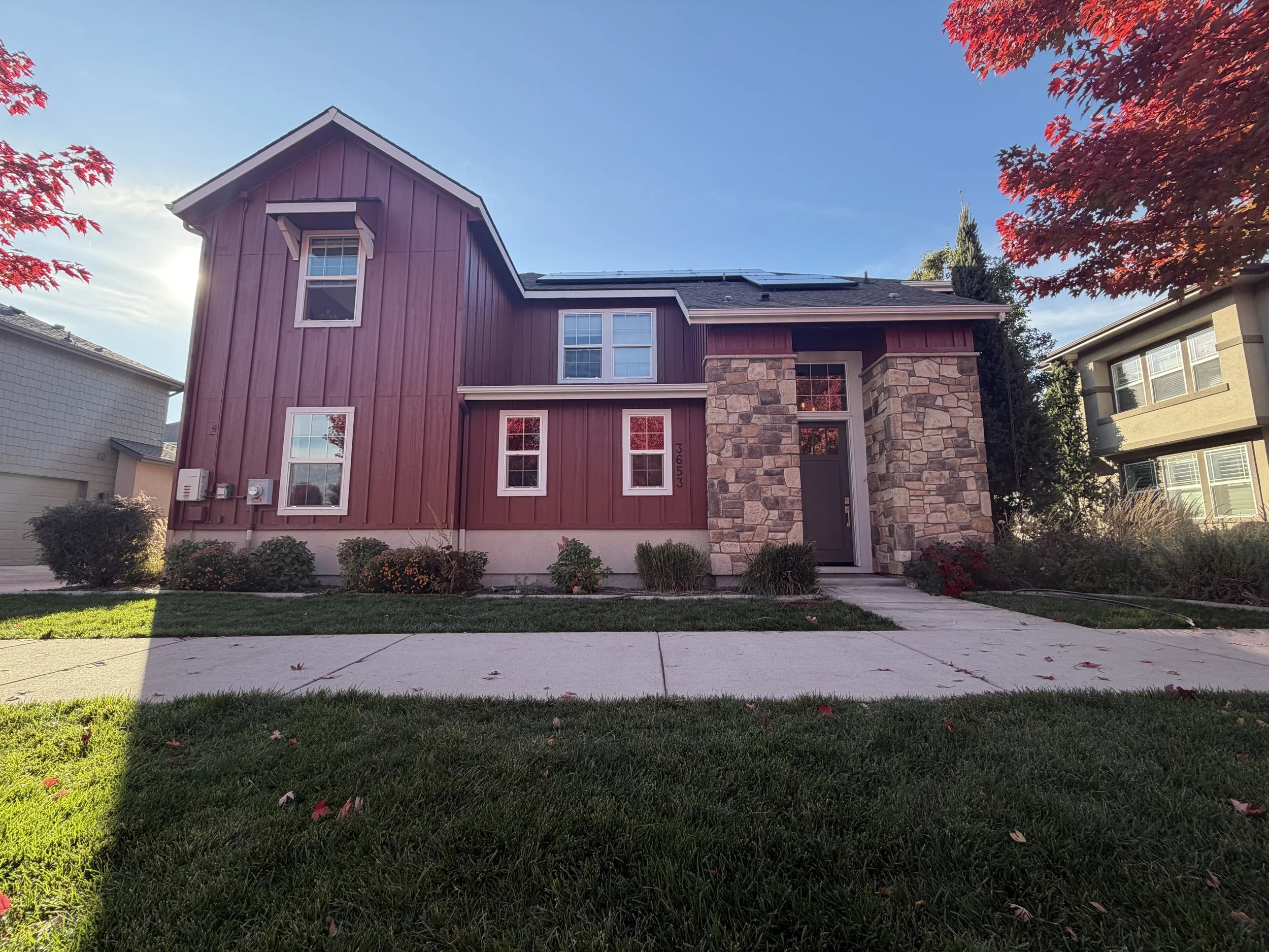 Beatiful Harris Ranch repaint bringing this 13 year old home back to life!