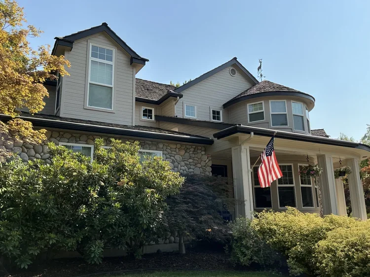 A beautiful two story home in Southeast Boise. This was a challenging project with many peaks, windows, and tough to reach areas. A project we at Boise Painter are especially proud of.