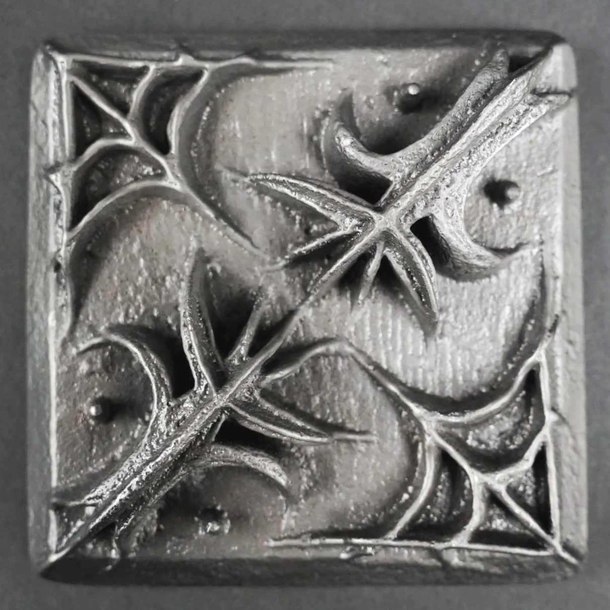 Iron Tile  -  
2025  -  
Iron  -  
4 1/2 in x 4 1/2 in