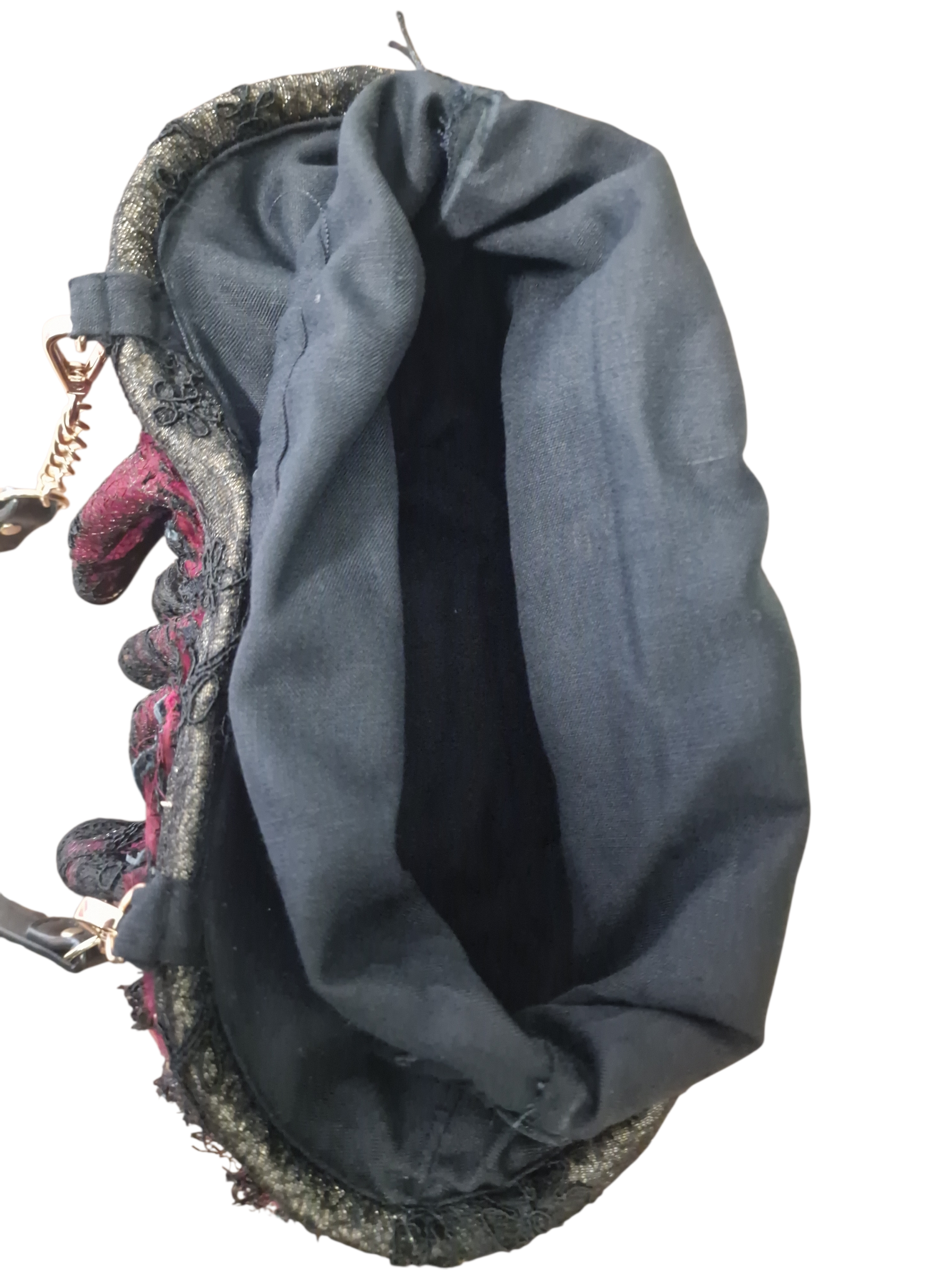 Dettaglio interno e finiture della coffa Ammuri Notte di Marsala in cotone nero