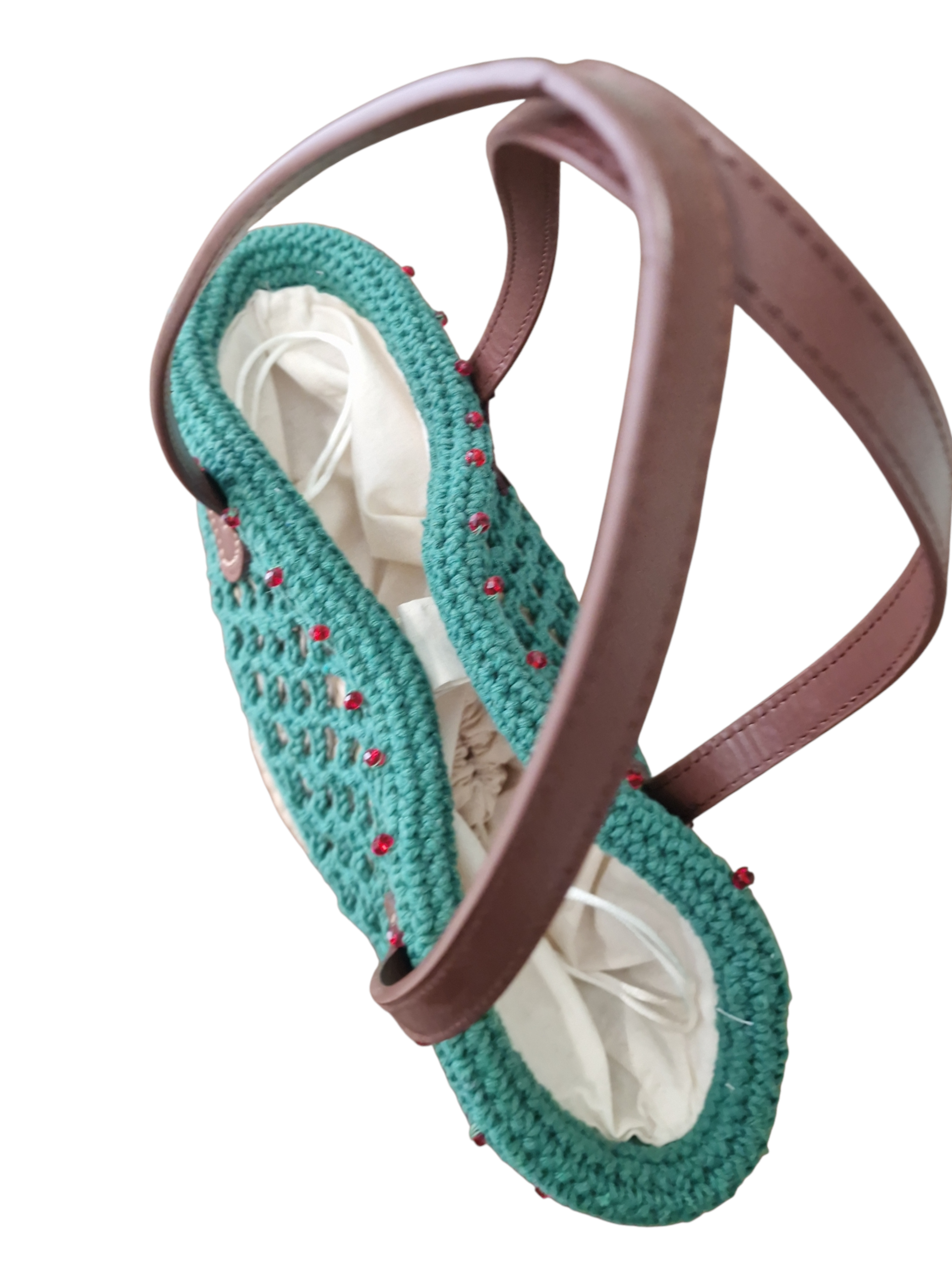 vista dall'alto della coffatta aliva che ha la chiusura con bottoncino magnetico e sacchetto interno