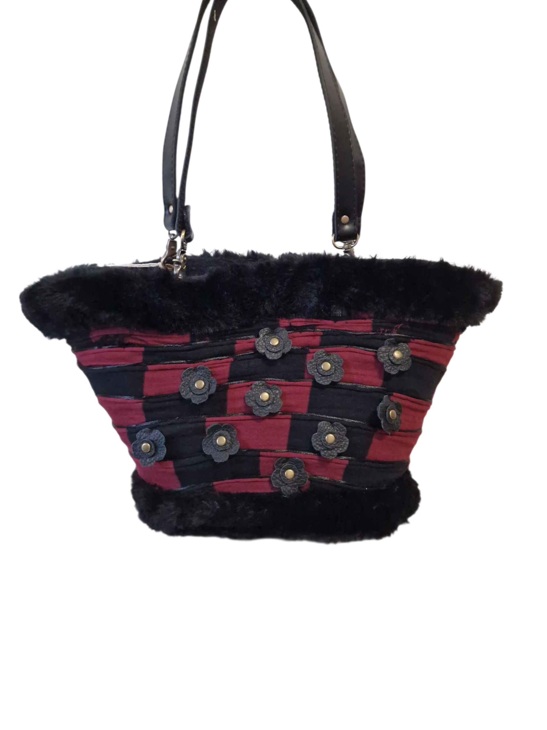 Coffa Elison in patchwork rosso e nero con applicazioni floreali in pelle e bordo in eco-pelliccia.