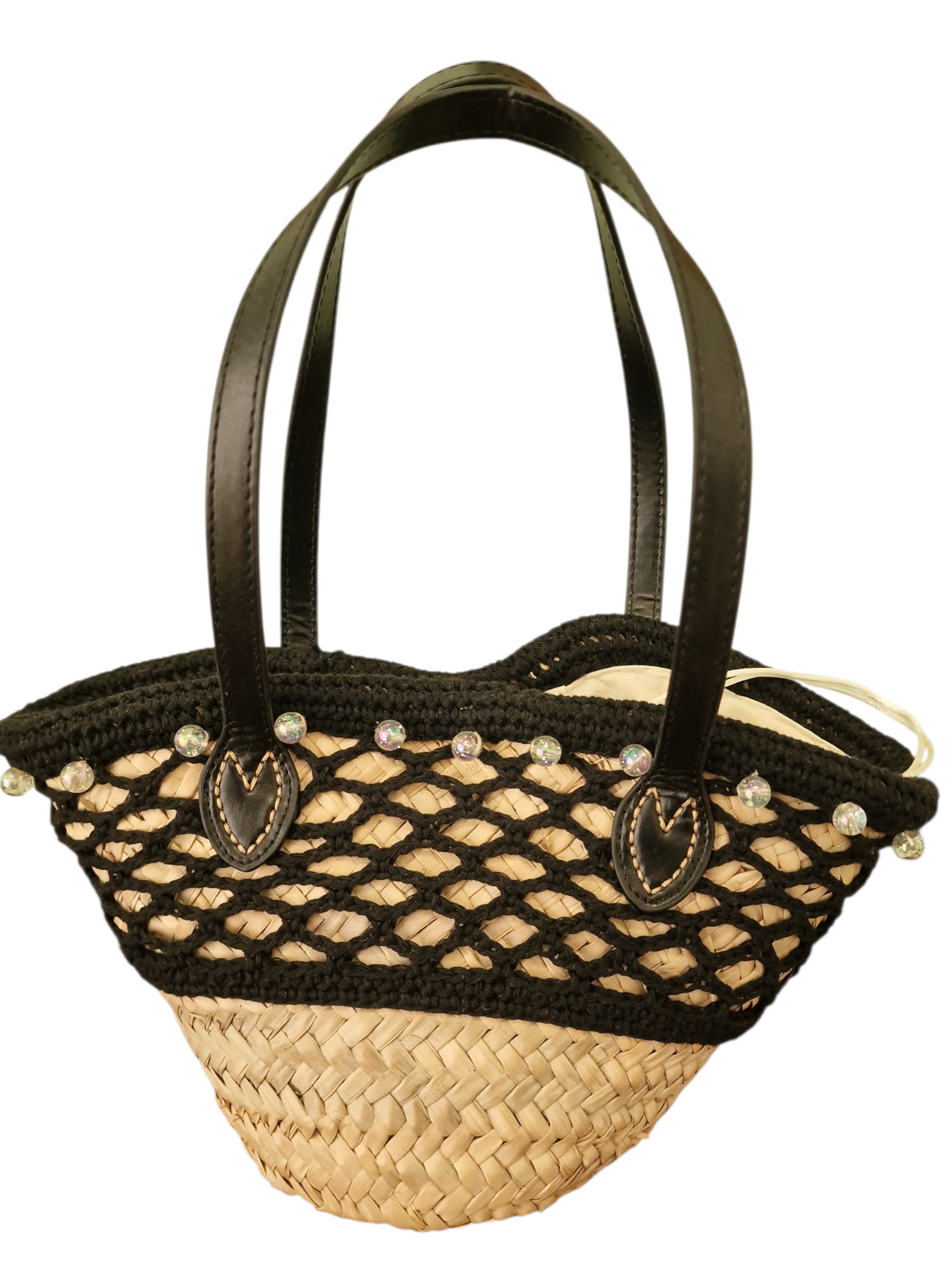 retro della coffetta ammuri rivestita ad uncinetto nero e perle nel bordo superiore con manici in vera pelle nera