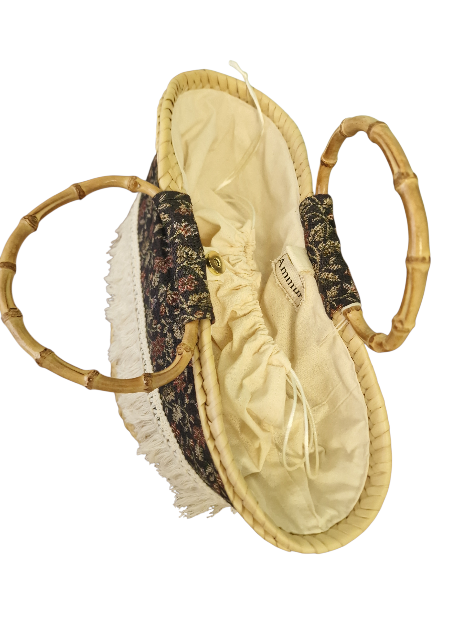 Dettaglio della chiusura a coulisse in cotone naturale all’interno della borsa artigianale Romanzina.