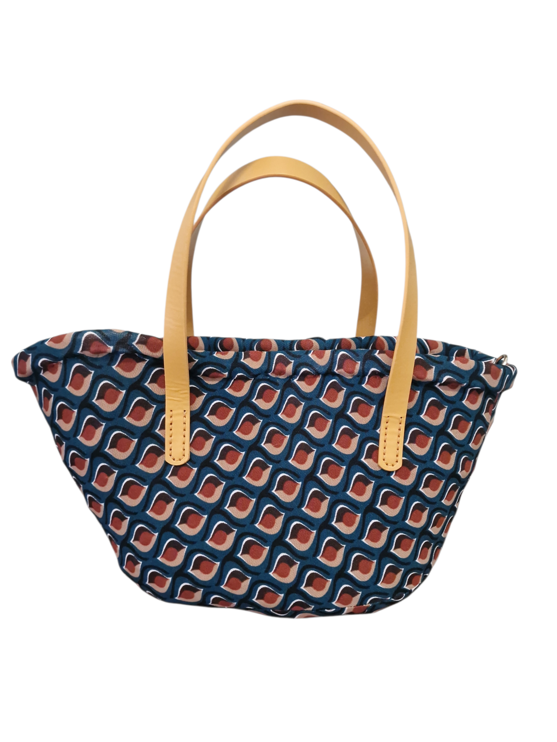 Profilo laterale della coffa Vendicari che ne evidenzia la forma capiente e il bordo arricciato.