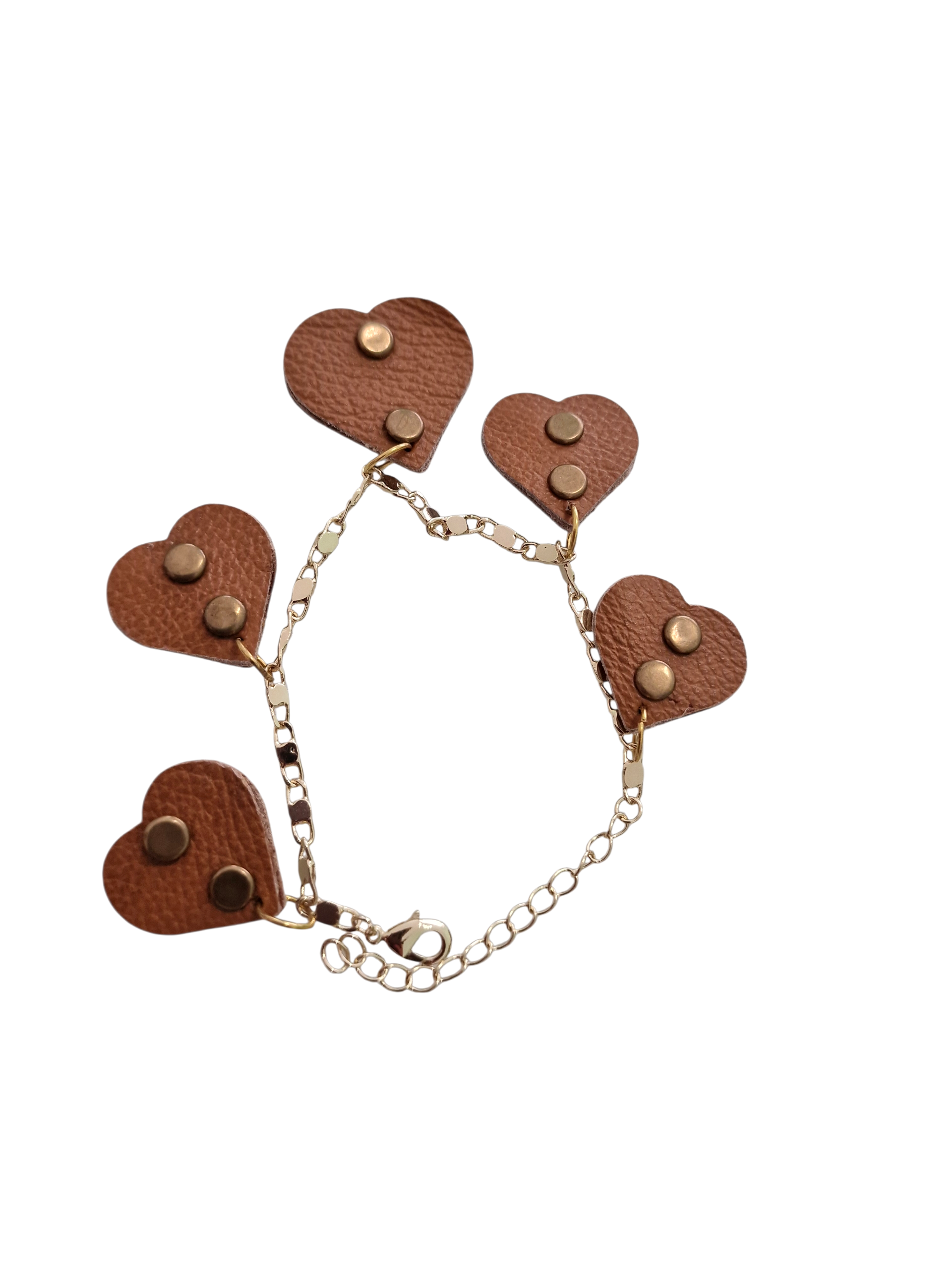 Bracciale artigianale Ammuri con sei cuori pendenti in pelle color cuoio e catenella dorata leggera