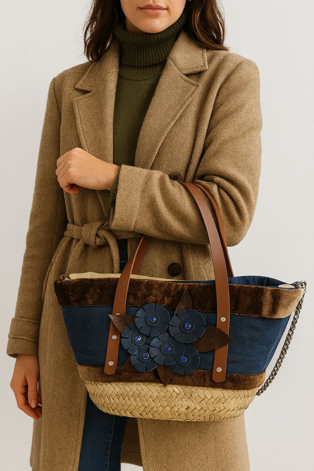 Coffa Ammuri Zafira, borsa artigianale con intreccio in fibra naturale, velluto e jeans.