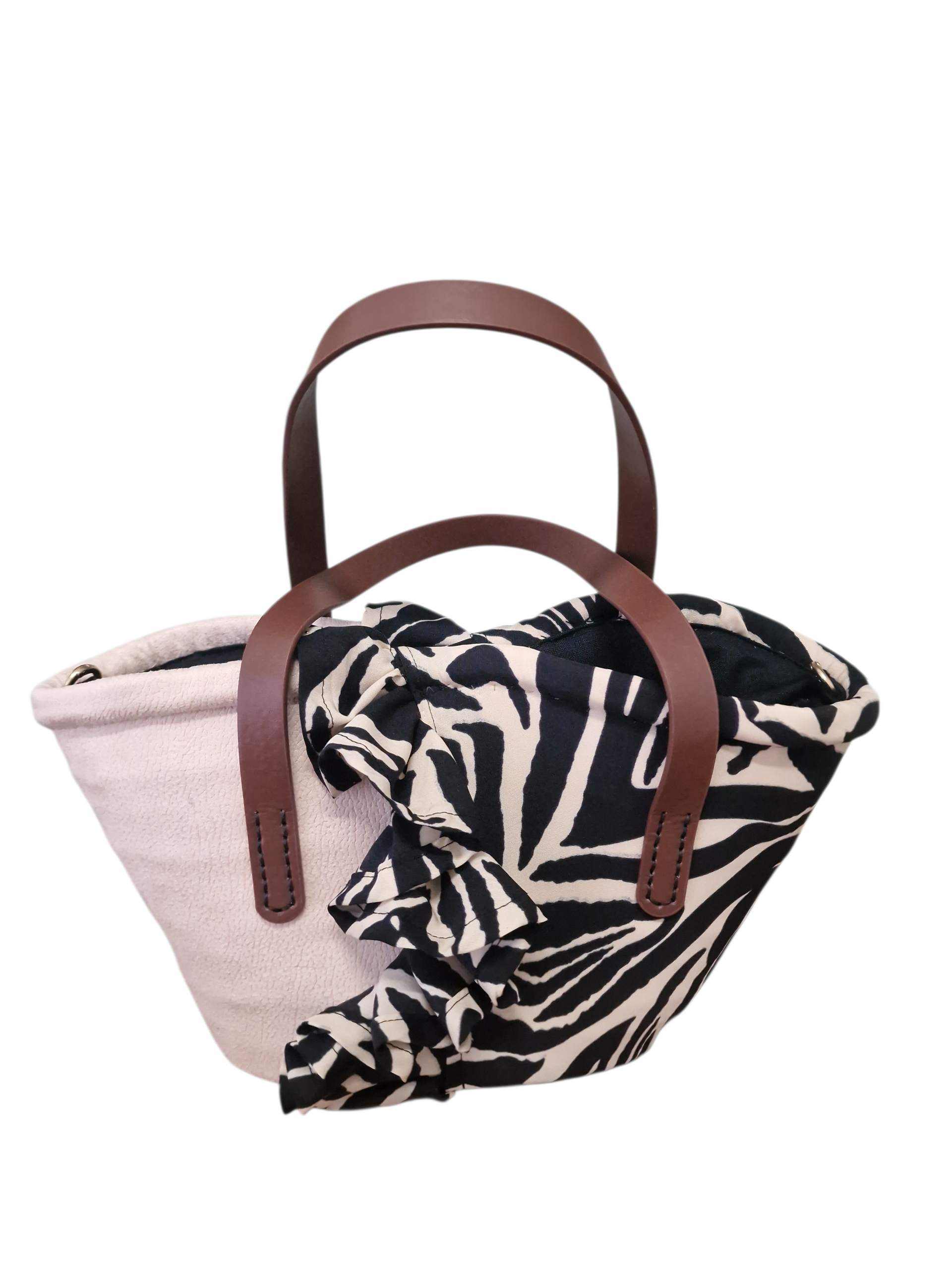 Coffa Ammuri bianco panna con tessuto blu fantasia e manici in pelle, borsa artigianale siciliana elegante e leggera.