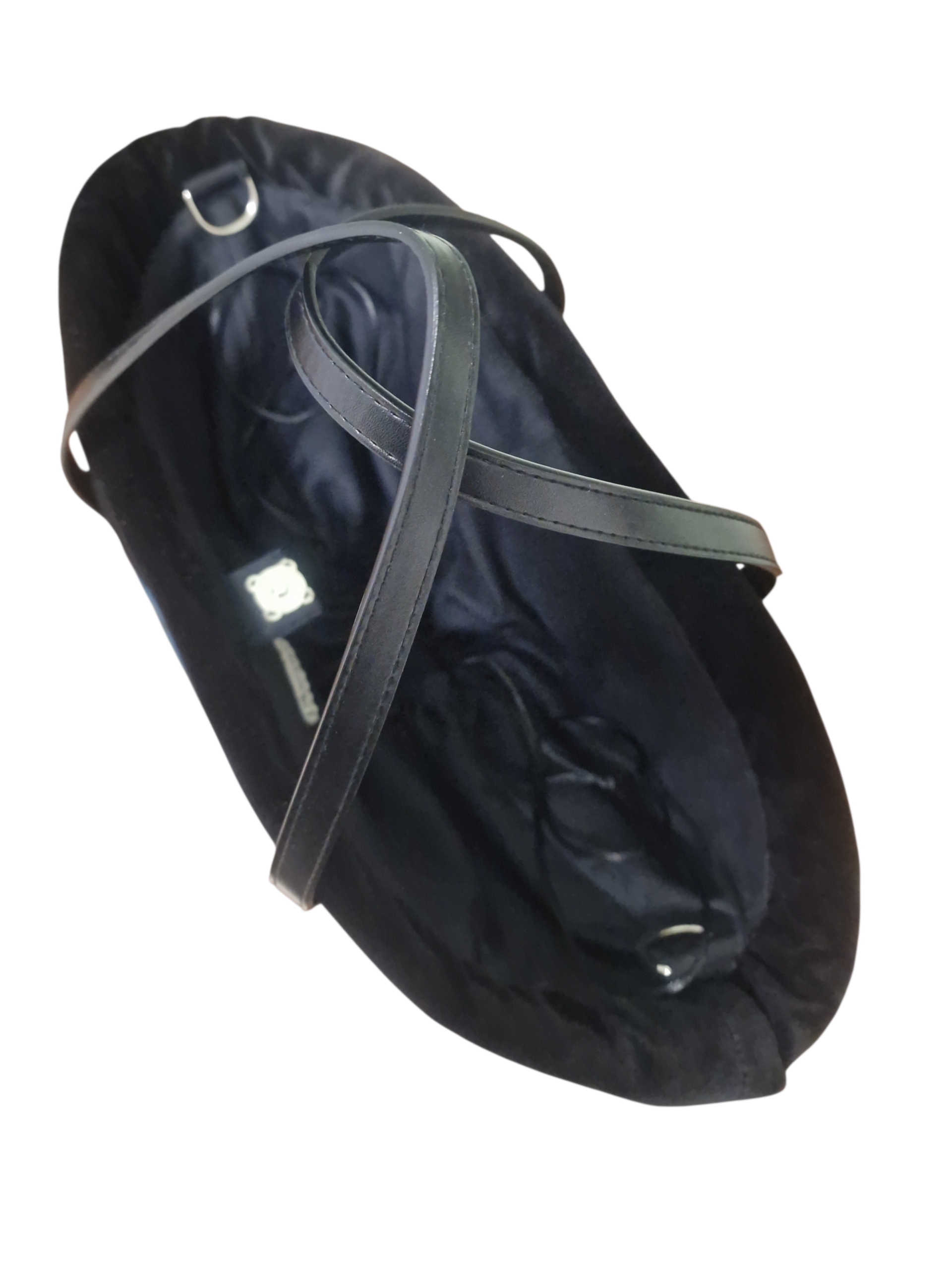 vista dall'alto della coffa ammuri rivestita all'interno con sacchetto nero in cotone e bottoncino magnetico