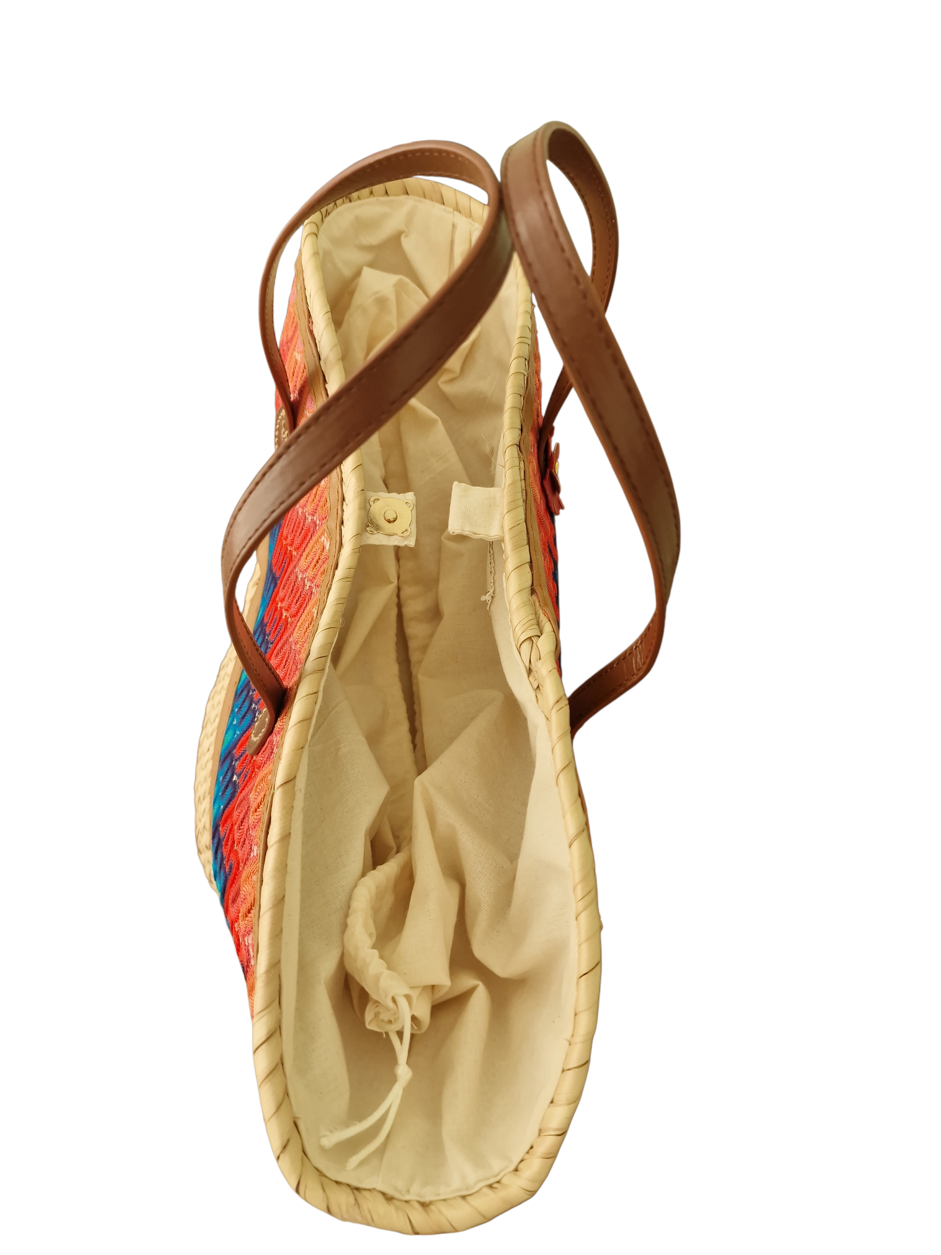 vista dall'alto della borsa magma con chiusura con bottoncino magnetico e sacchetto interno