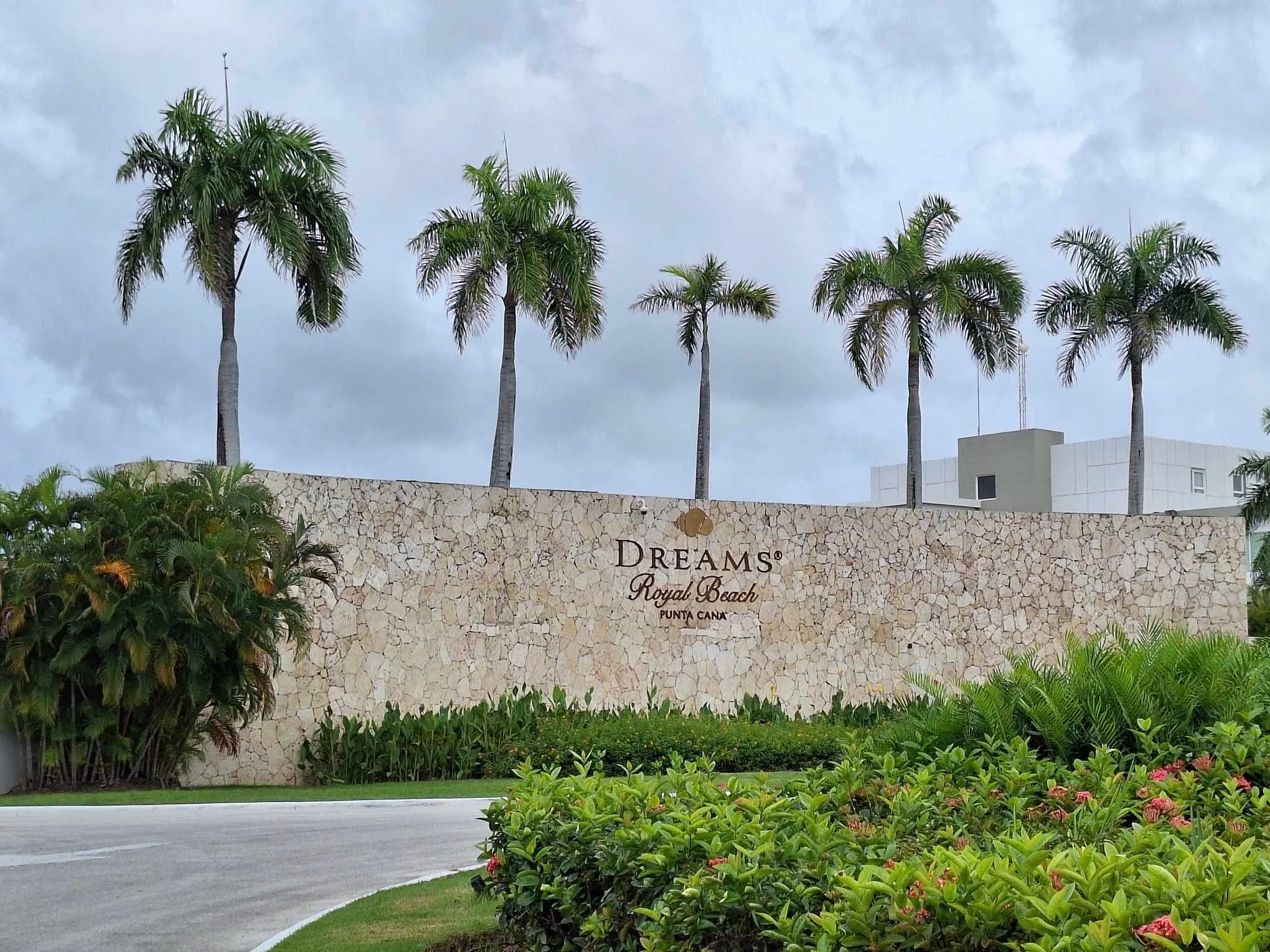 Barefoot Bride Meghan’s Honest Review of Dreams Royal Beach