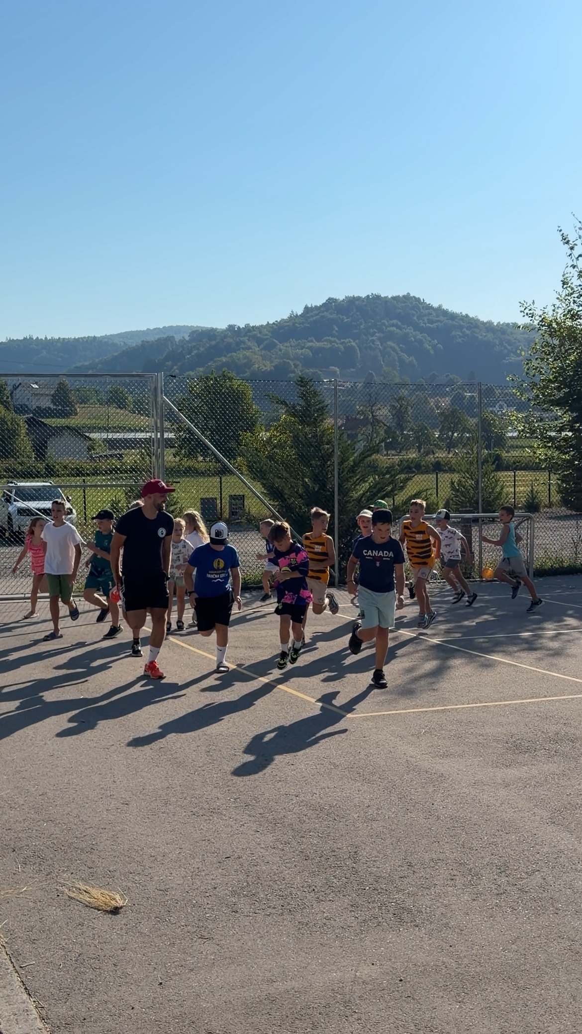 ŠAPke v gibanju – predšolski gibalni program Akademije ŠAPA