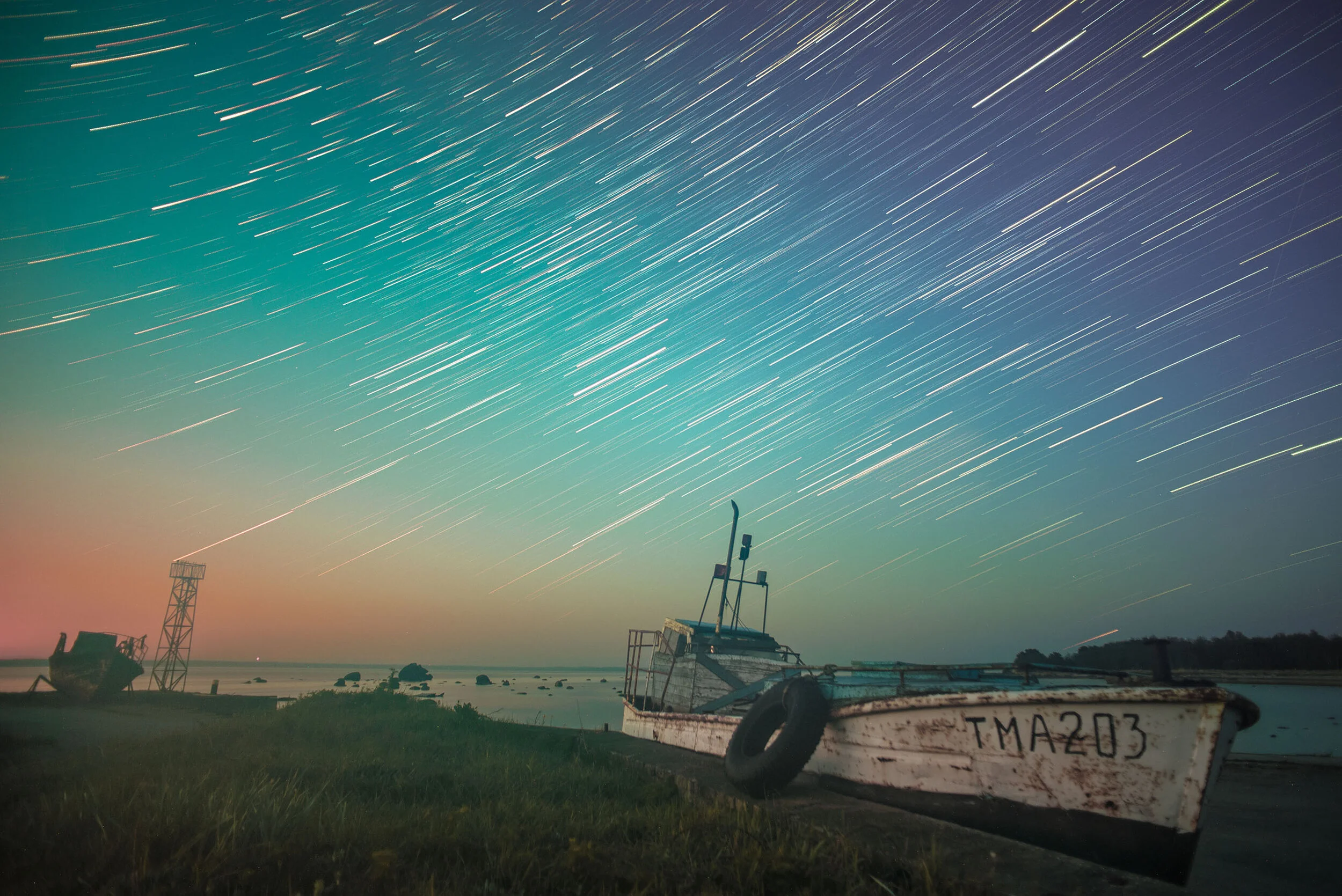 Startrails boat lossy 2.jpg