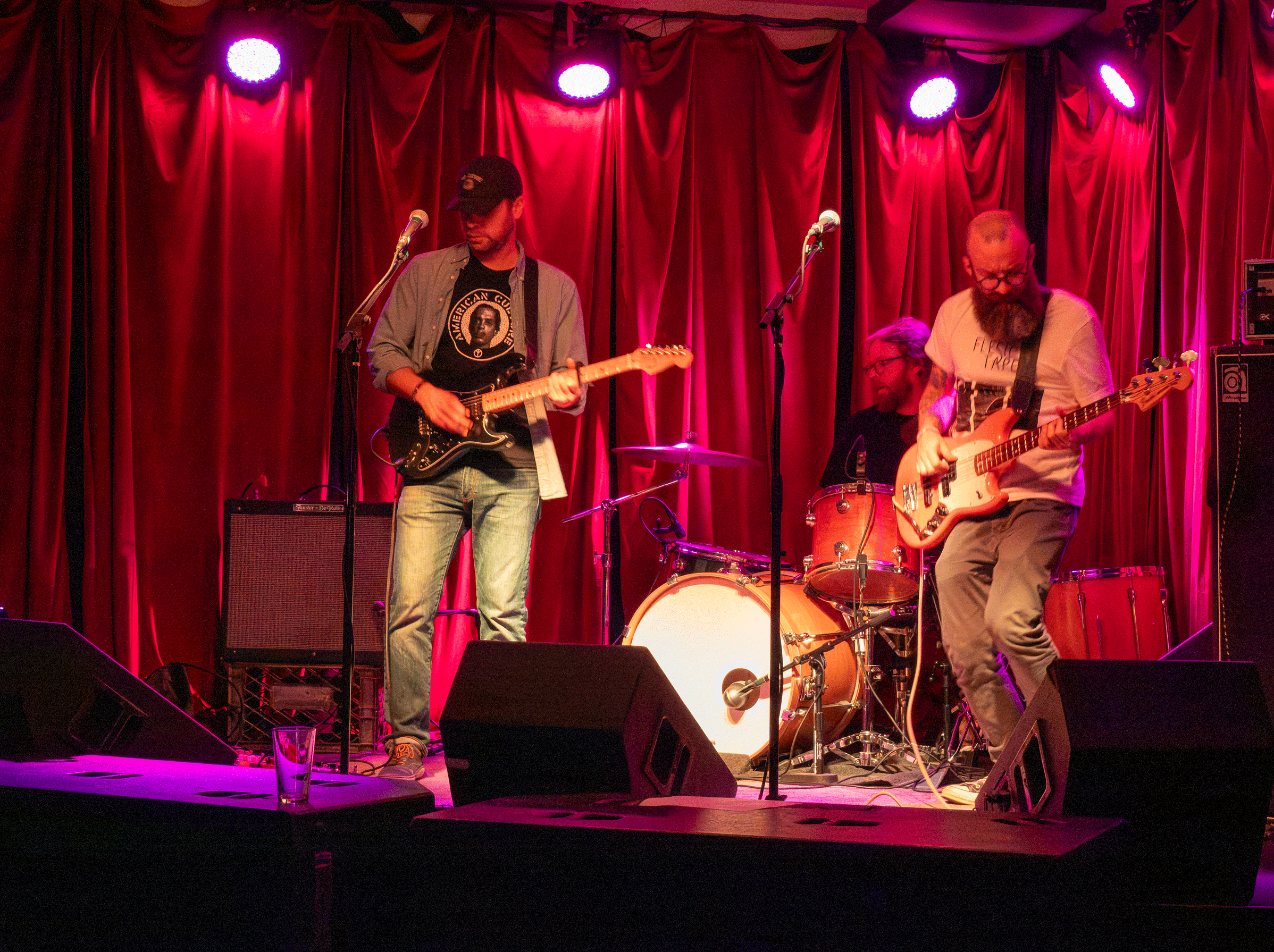 Steady drums &amp; hums fill the Skylark: Rowboat