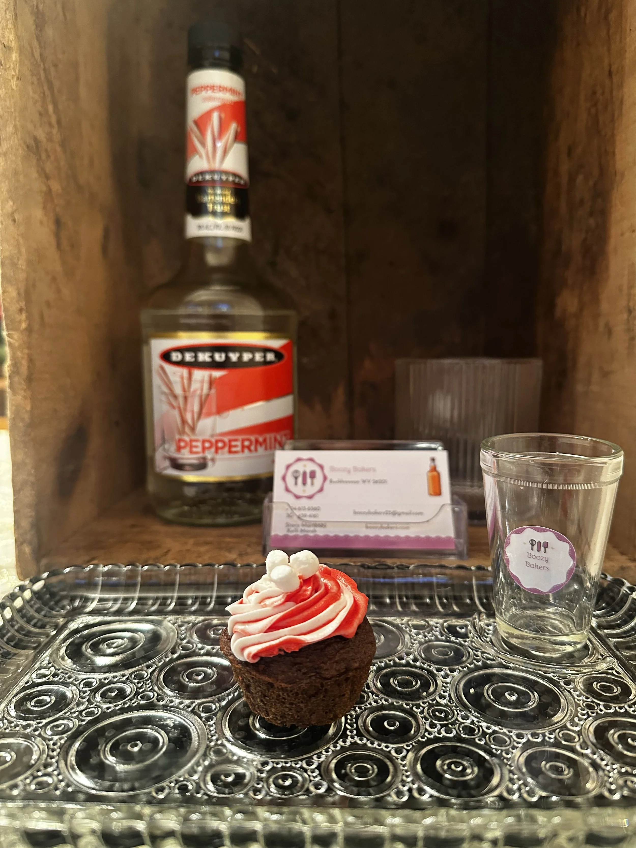 12 Chocolate Peppermint Cupcakes