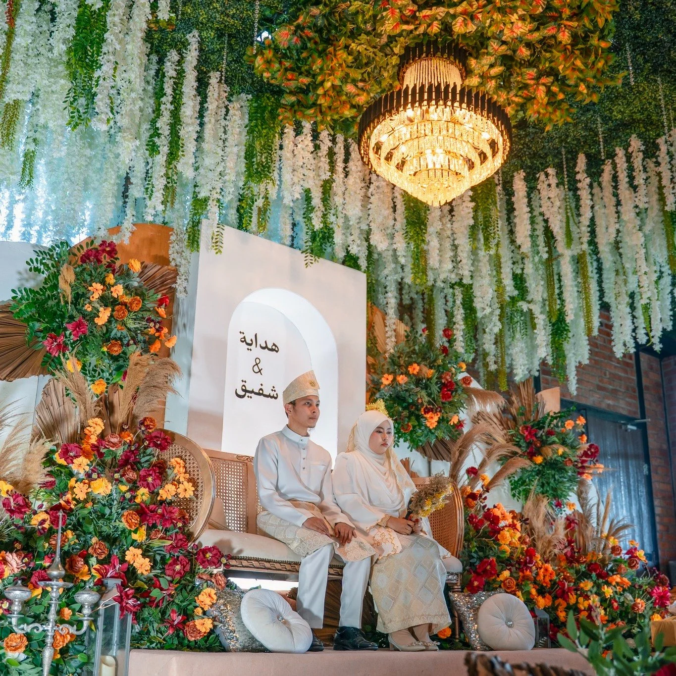Tahniah Syafiq &amp; Hidayah! 💍✨

Kemanisan senyuman pasangan mempelai benar-benar menaikkan seri majlis hari itu.
Aura bahagia tu terus rasa sampai ke tetamu!

Terima kasih juga kepada seluruh keluarga pengantin yang sangat sporting
dan sentiasa ka