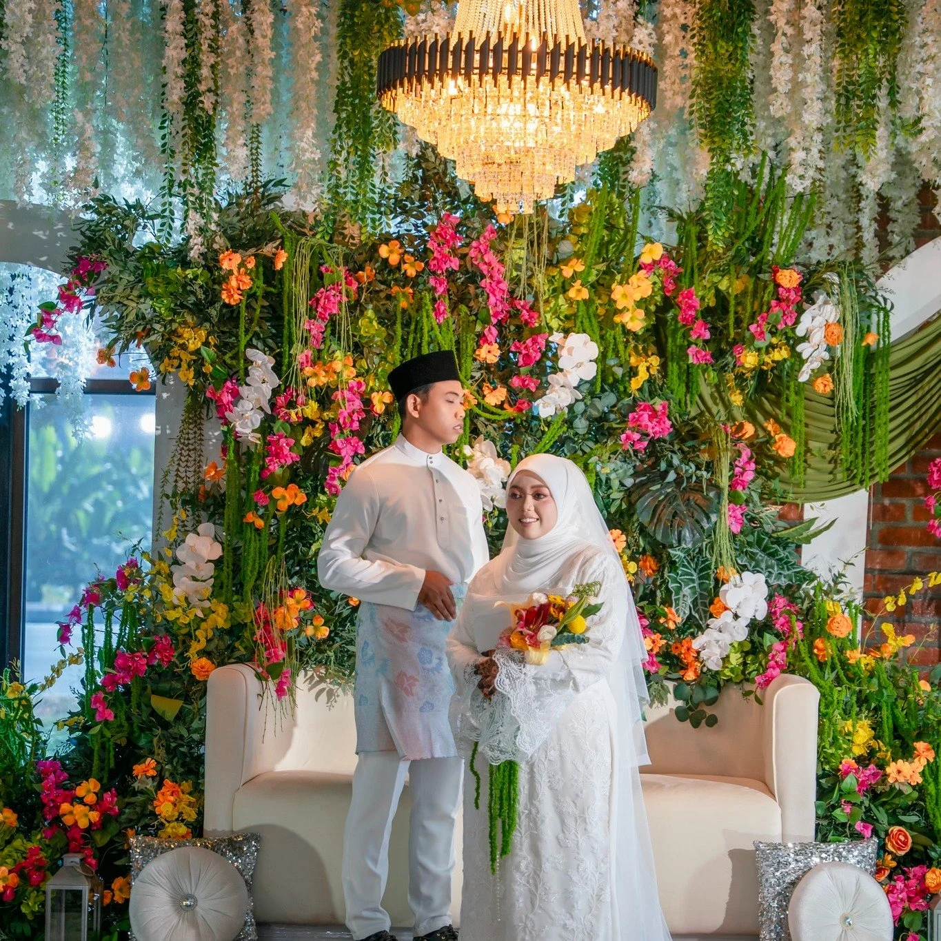 Tahniah buat pasangan pengantin Farah &amp; Fakhrul ! 💍
Terima kasih kerana memilih Sua Avenue Event Hall sebagai lokasi hari bahagia anda.
Semoga perkahwinan ini dipenuhi kebahagiaan, keberkatan dan cinta hingga ke syurga.

📅 Booking 2026 &amp; 20