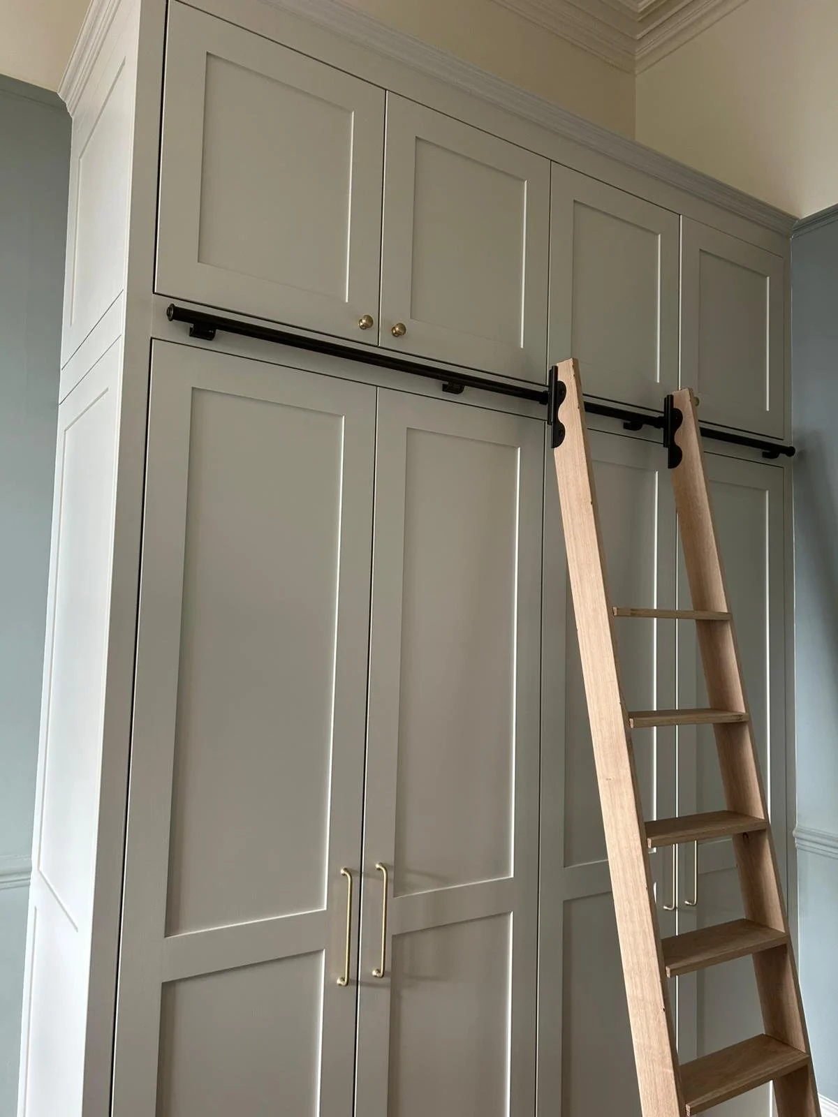 bespoke kitchen with doors and library rail in bath. joiner available for new build Easton Bristol 