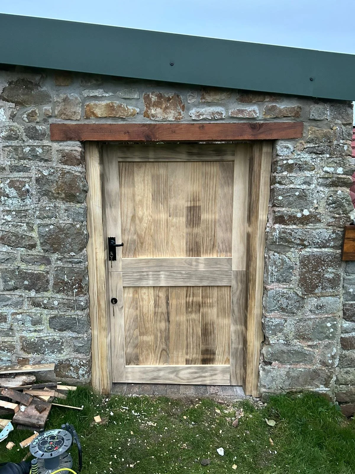 bespoke doors made for listed and national trust. carpenter in bath. emergency carpenter for call out Bristol. custom built in storage