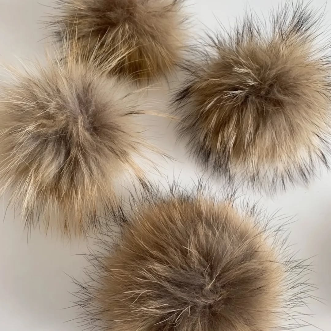 St&aring;r du ogs&aring; lige og mangler en fin pelskvast til din hjemmeh&aelig;klede eller hjemmestrikkede hue, s&aring; hop ind p&aring; 👇

www.garnloekke.com

Her s&aelig;lger vi nu de smukkeste pelskvaste i fineste kvalitet. De m&aring;ler alle 